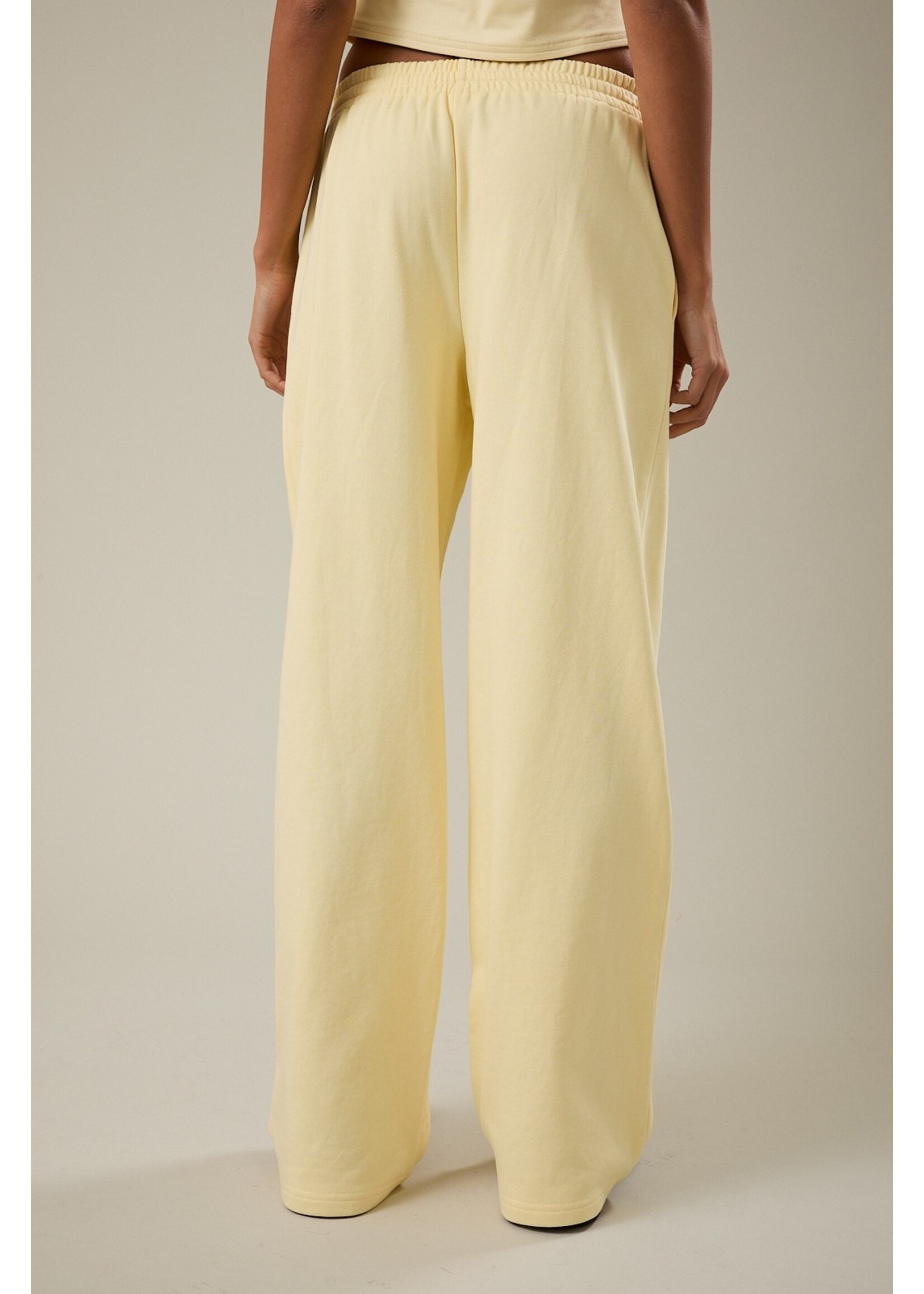 Le Lis Mid-Rise Wide Leg Sweatpants - IP6220