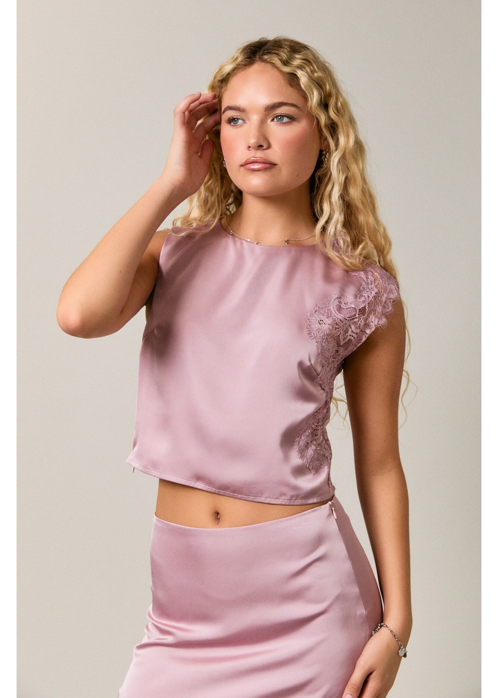 Le Lis Sleeveless High Neck Lace Trim Crop Top - IT6609