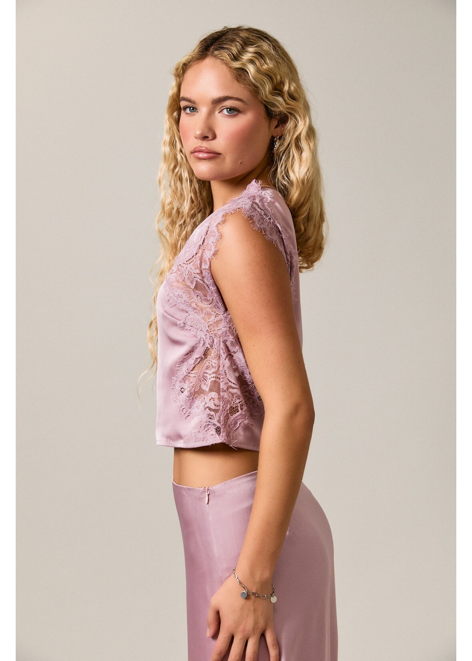 Le Lis Sleeveless High Neck Lace Trim Crop Top - IT6609