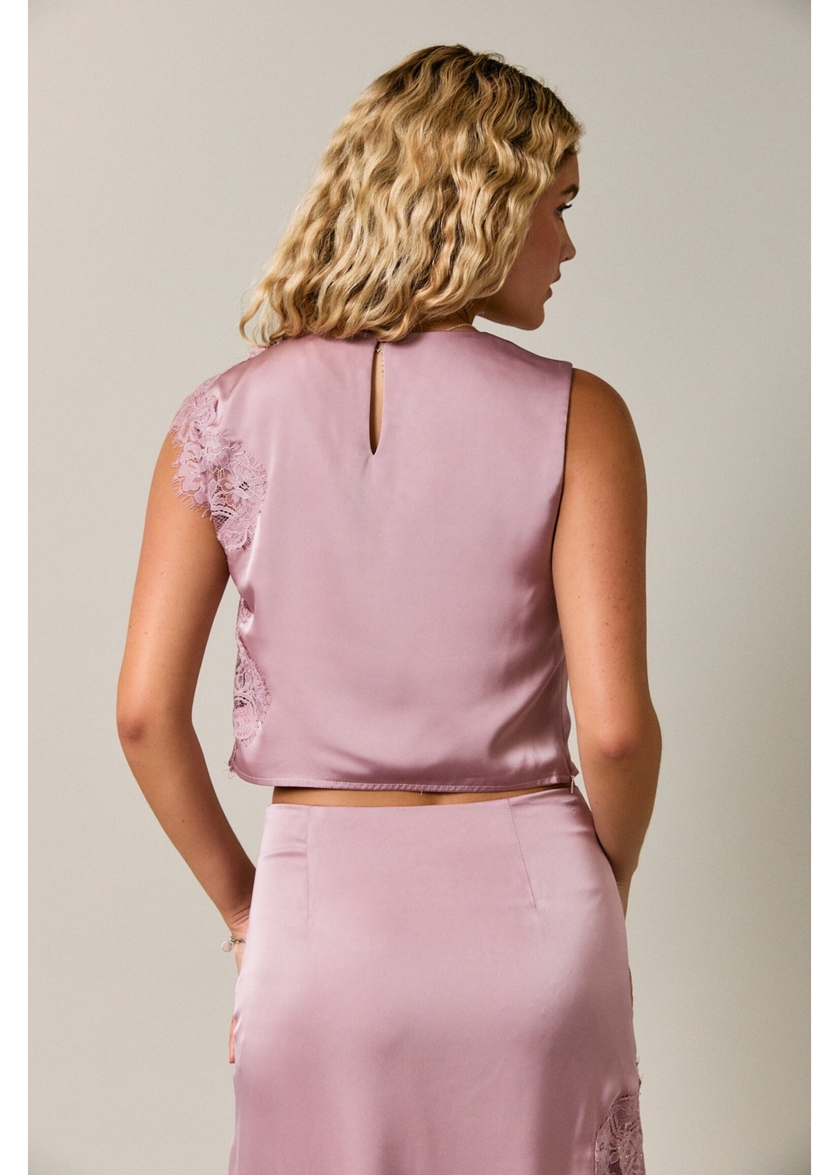 Le Lis Sleeveless High Neck Lace Trim Crop Top - IT6609
