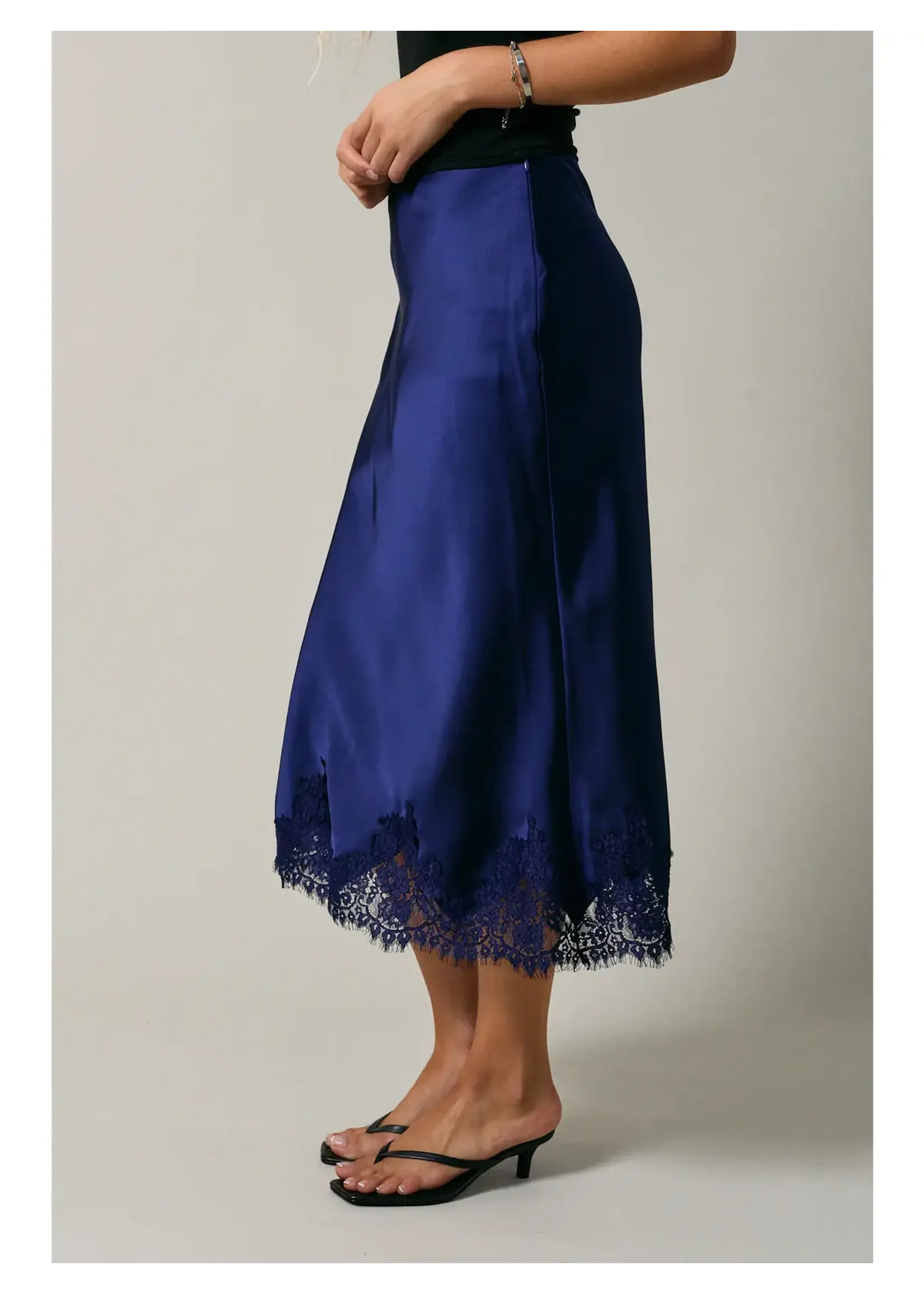 Le Lis Lace Trim Bias Cut Midi Skirt - SS3534