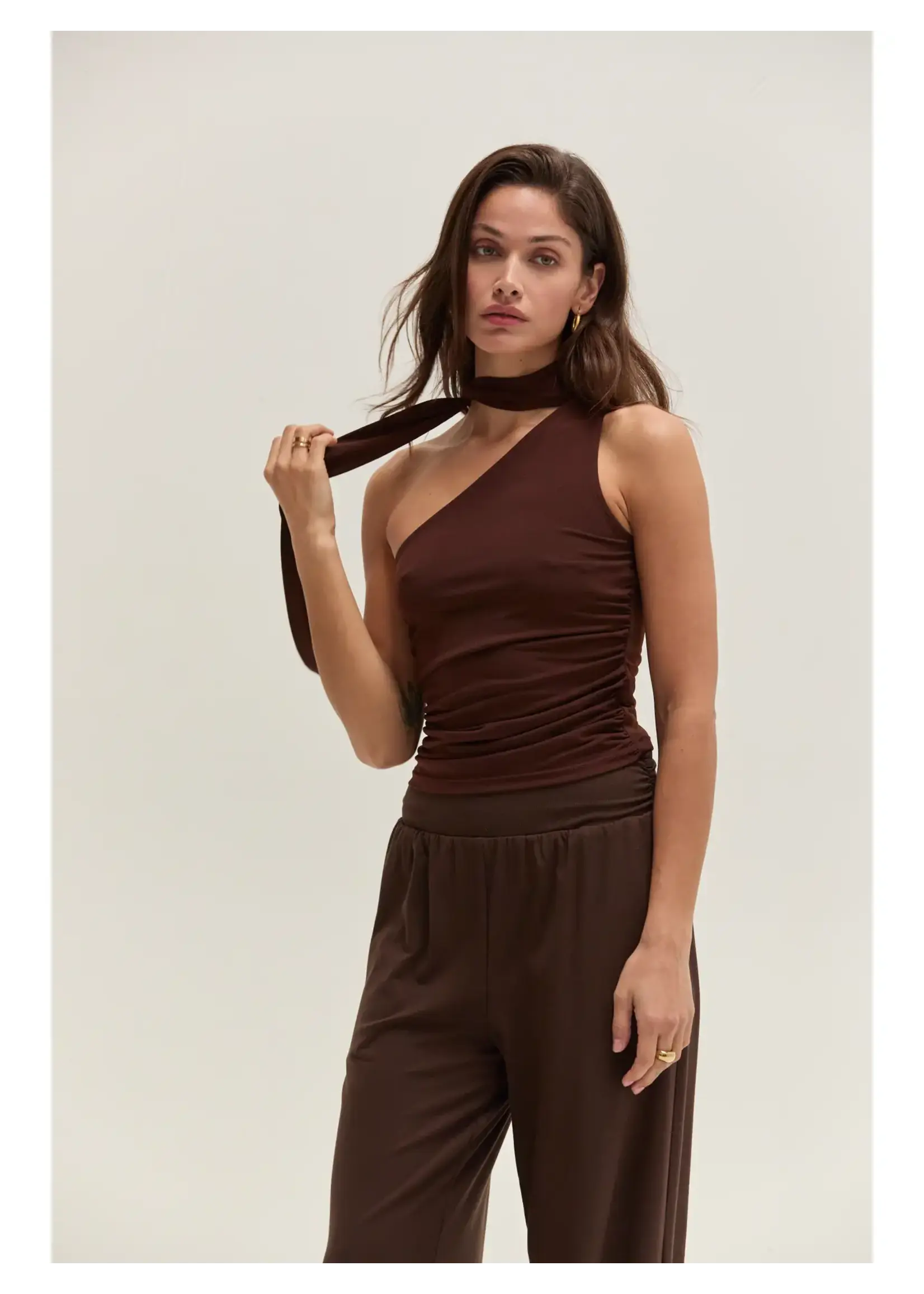 Crescent Eve Tie Neck Sleeveless Knit Top - CT9804