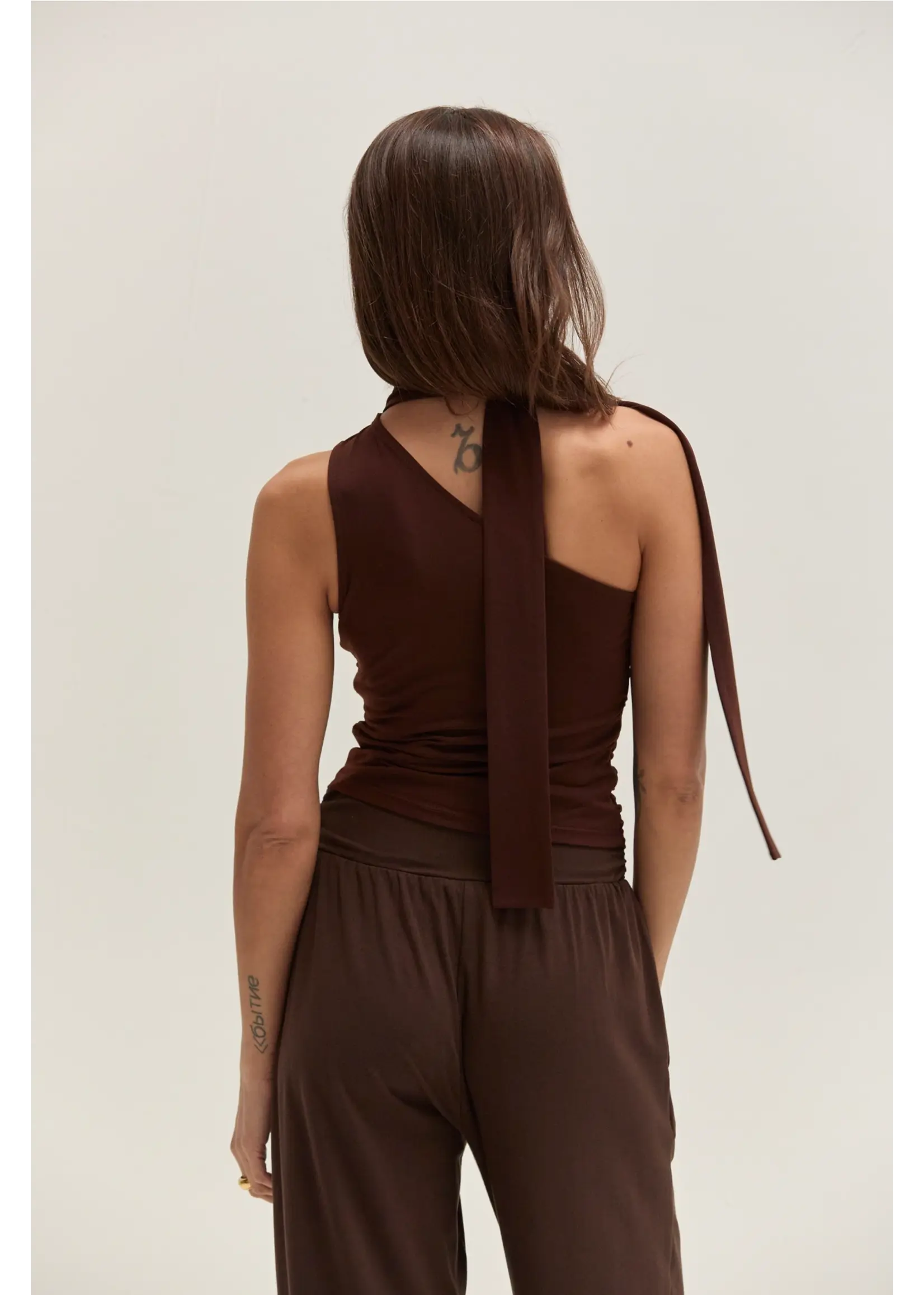 Crescent Eve Tie Neck Sleeveless Knit Top - CT9804