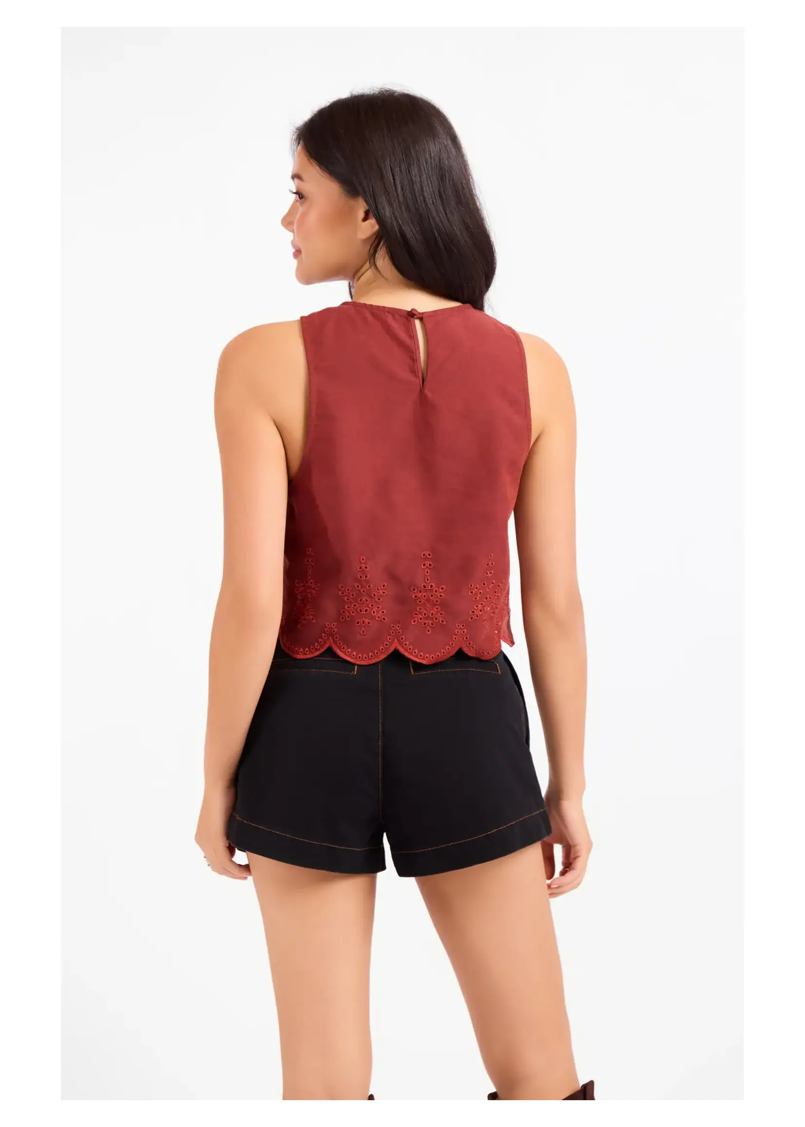Sadie & Sage Tea Garden Scallop Hem Top - AJ3104