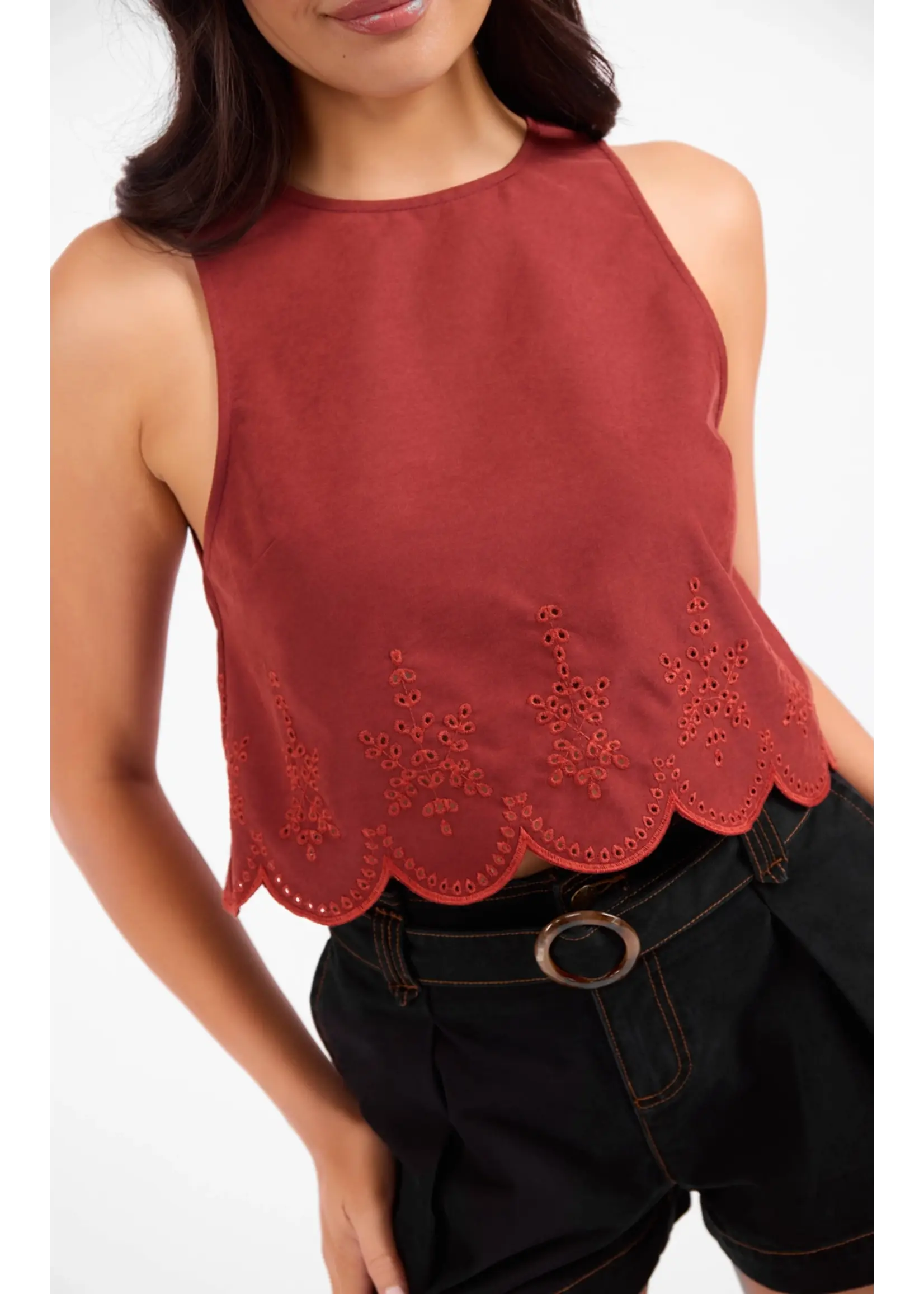 Sadie & Sage Tea Garden Scallop Hem Top - AJ3104