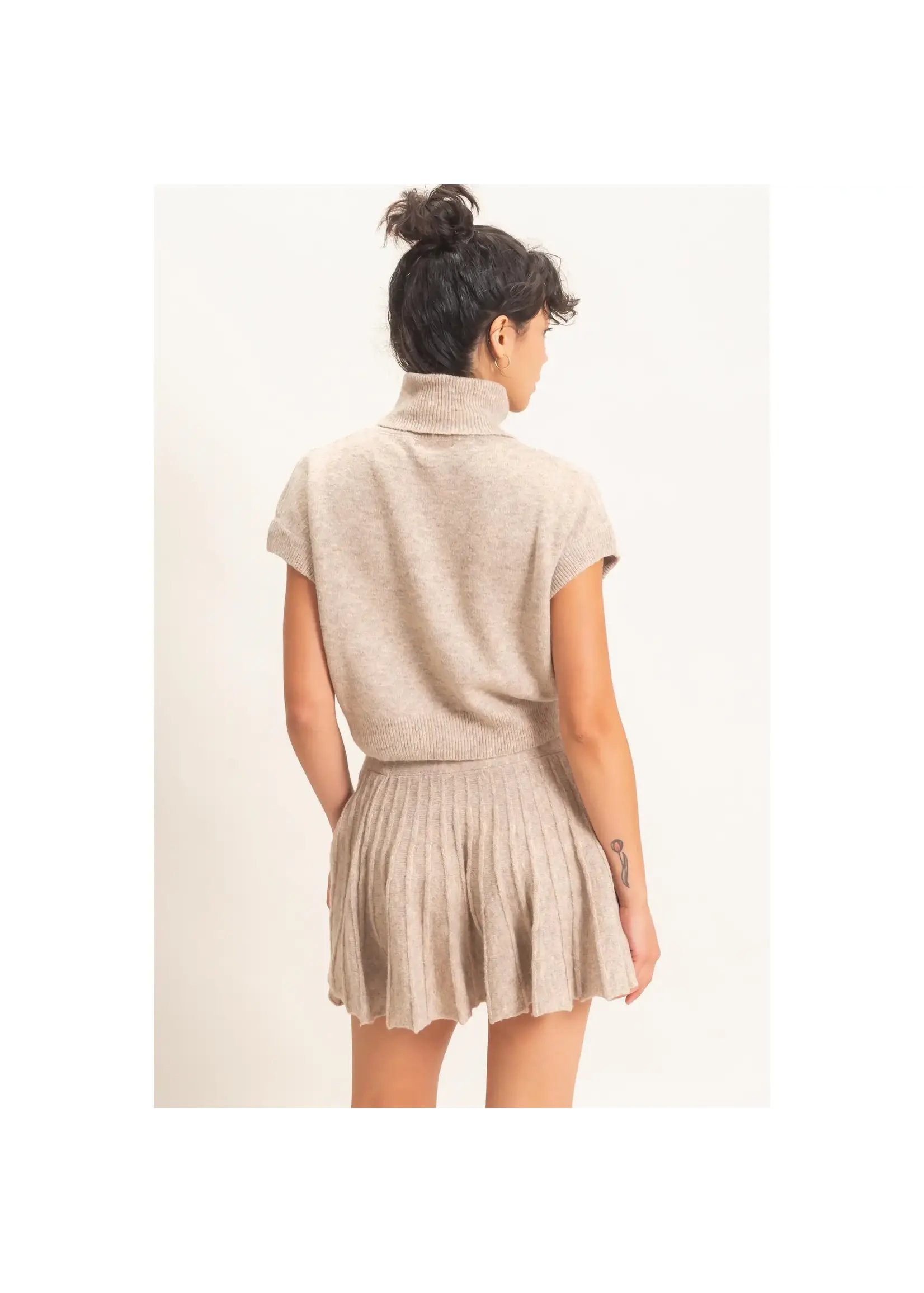 HYFVE Turtleneck Crop Top and Pleated Skirt Set - DZ26C981