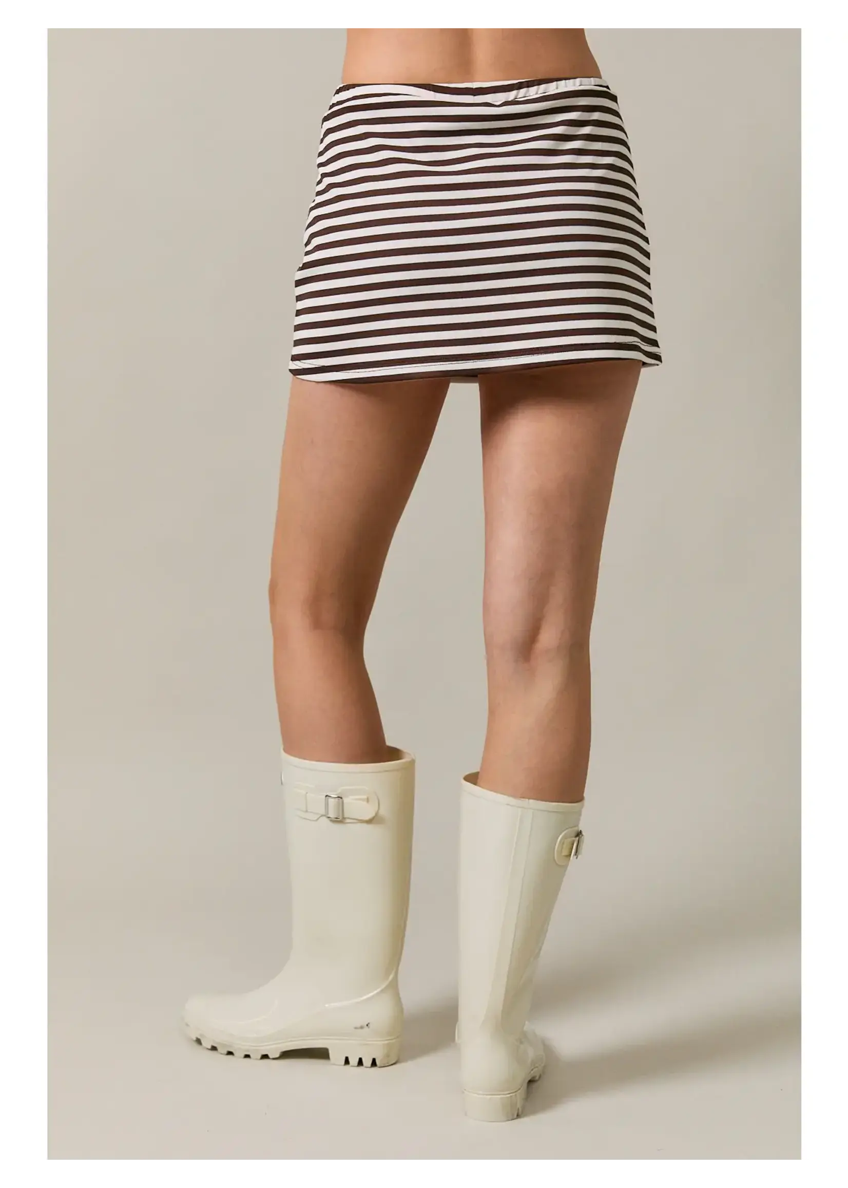 Le Lis Mid Rise Stripe Skort - IS6335