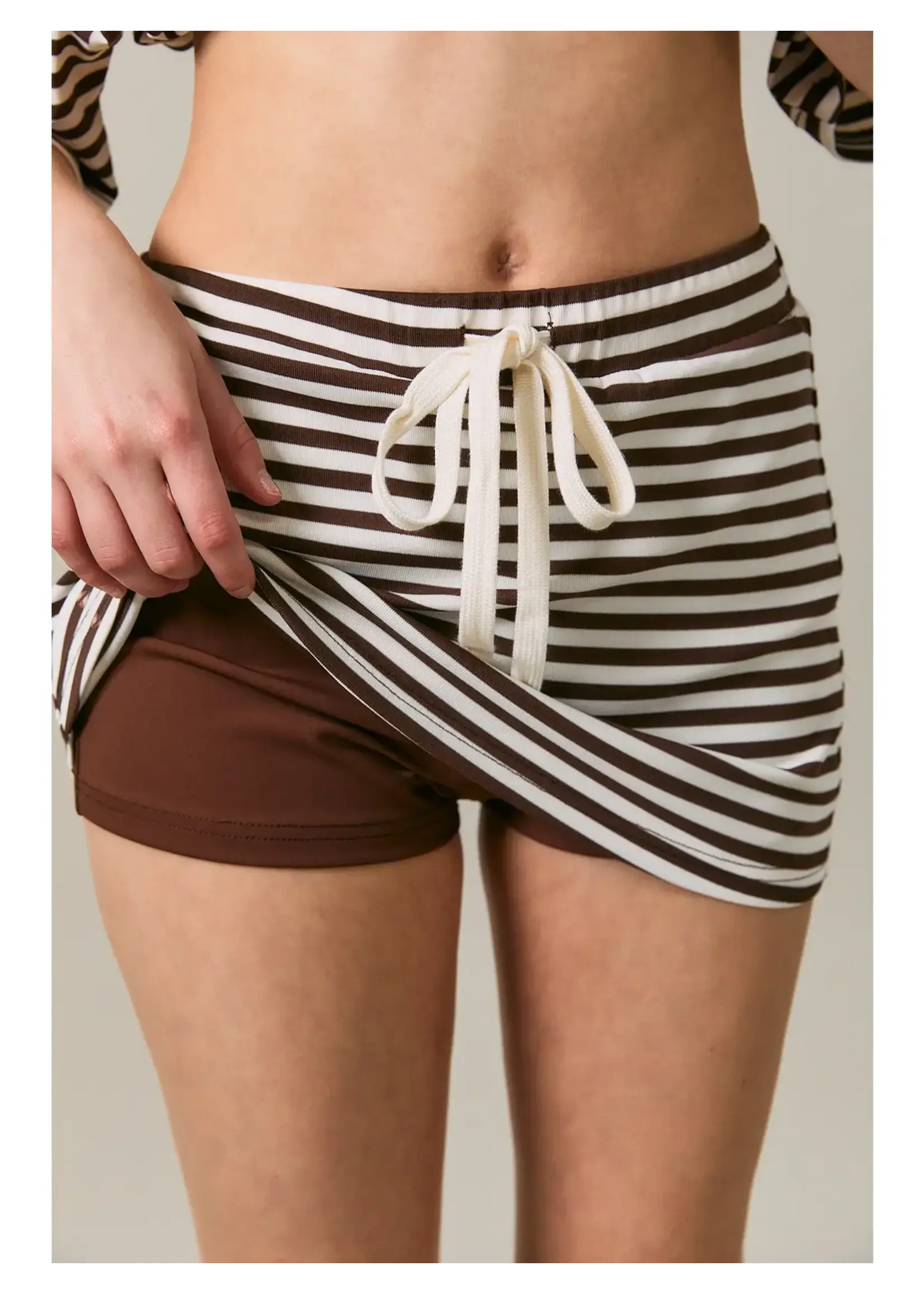 Le Lis Mid Rise Stripe Skort - IS6335