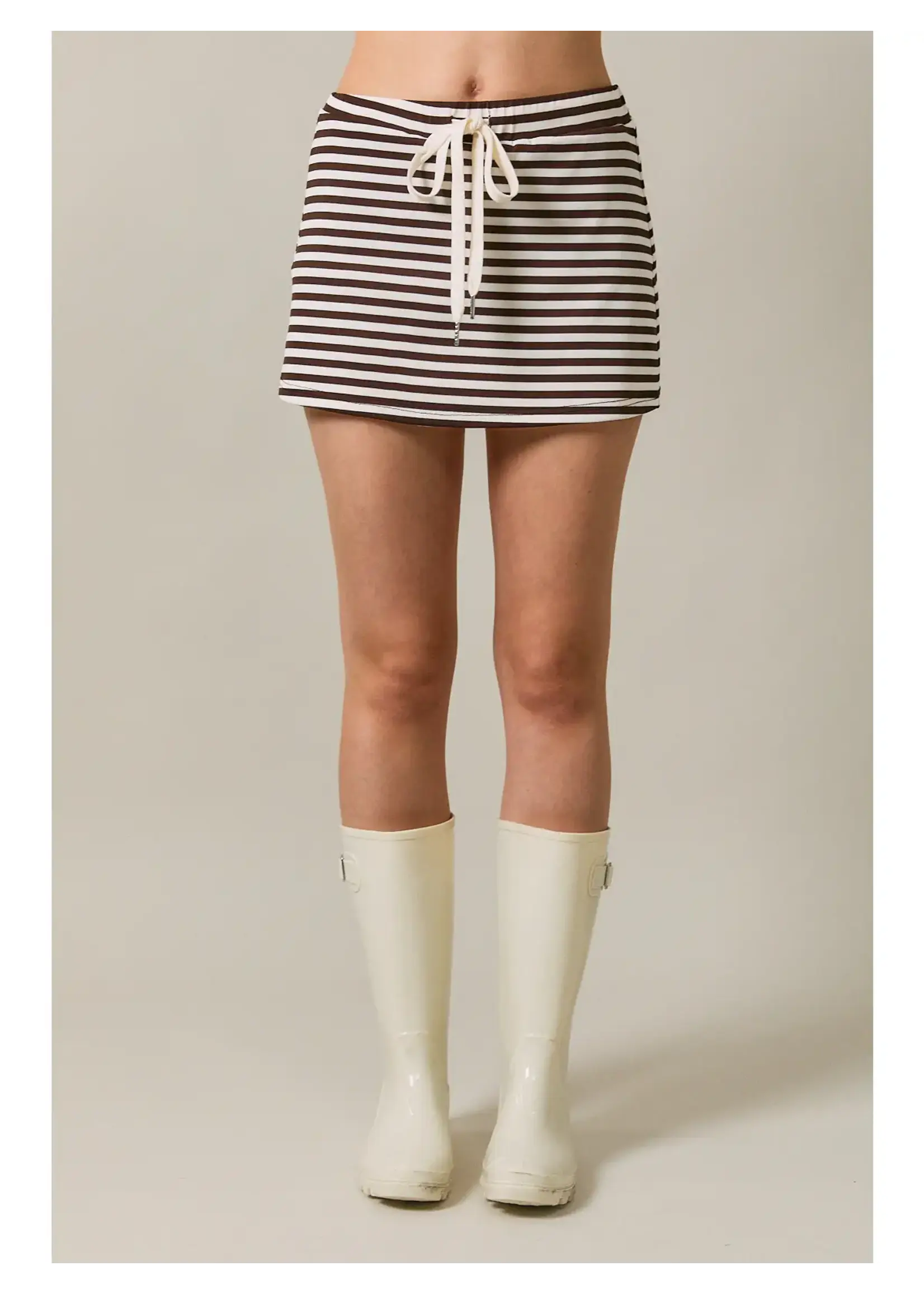 Le Lis Mid Rise Stripe Skort - IS6335
