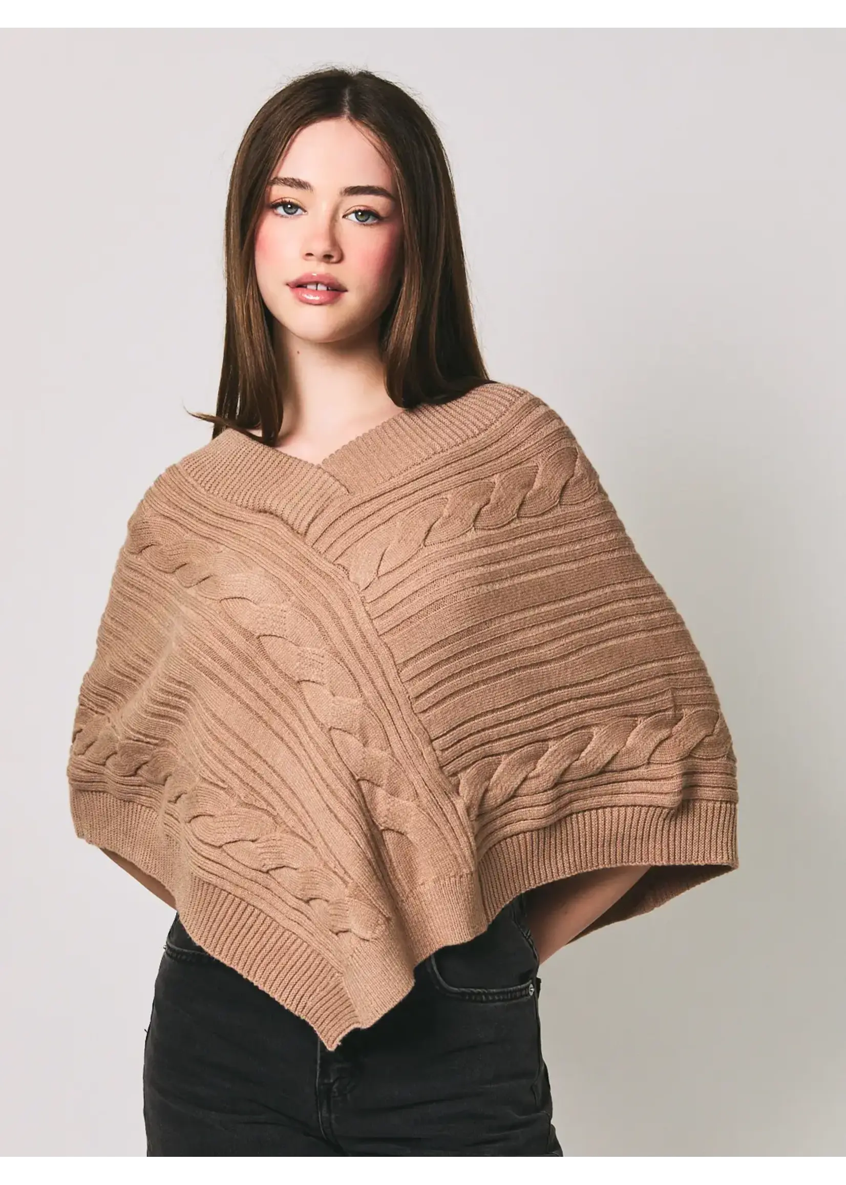 Le Lis Cable Knit Poncho - PWT7407