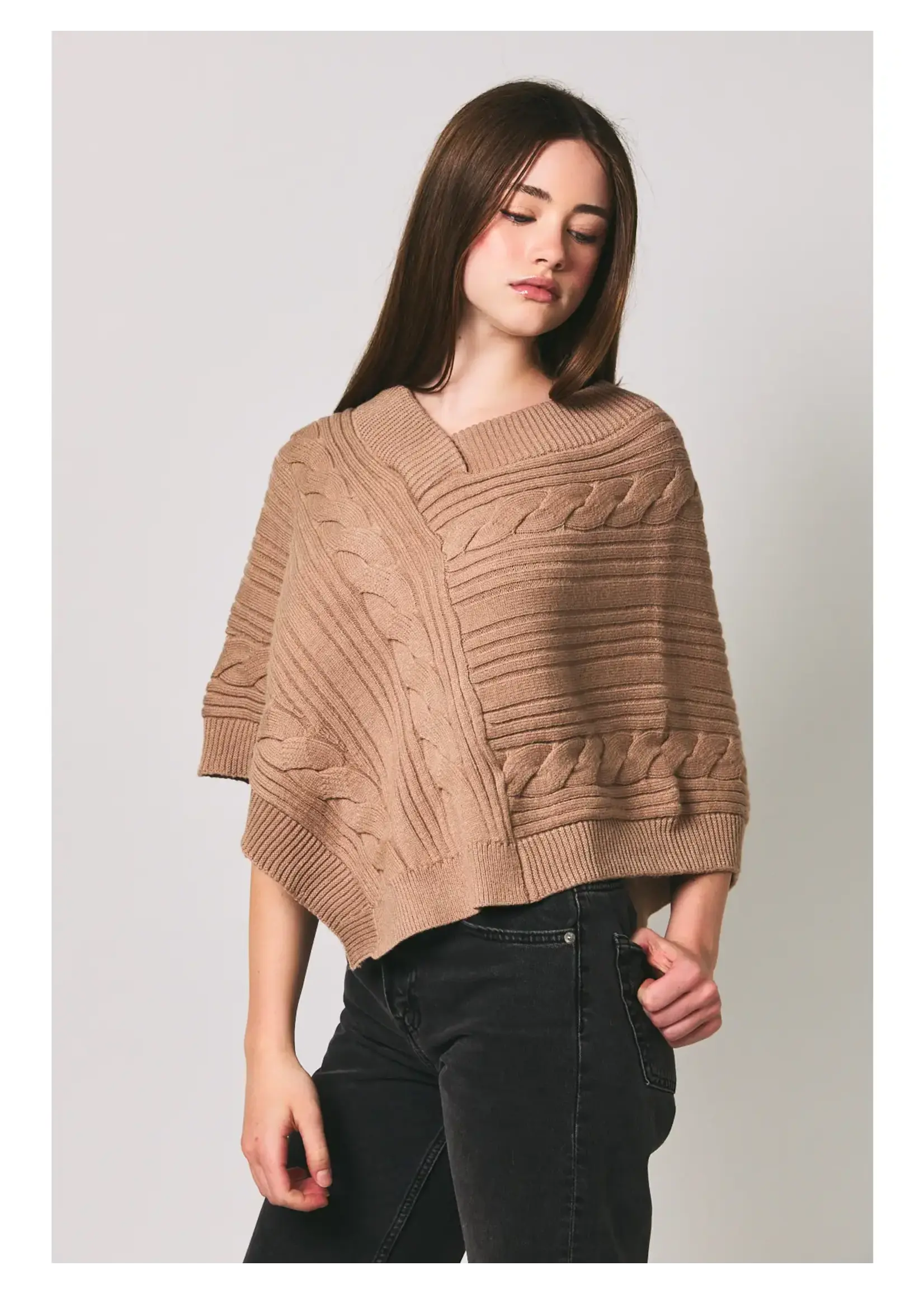 Le Lis Cable Knit Poncho - PWT7407