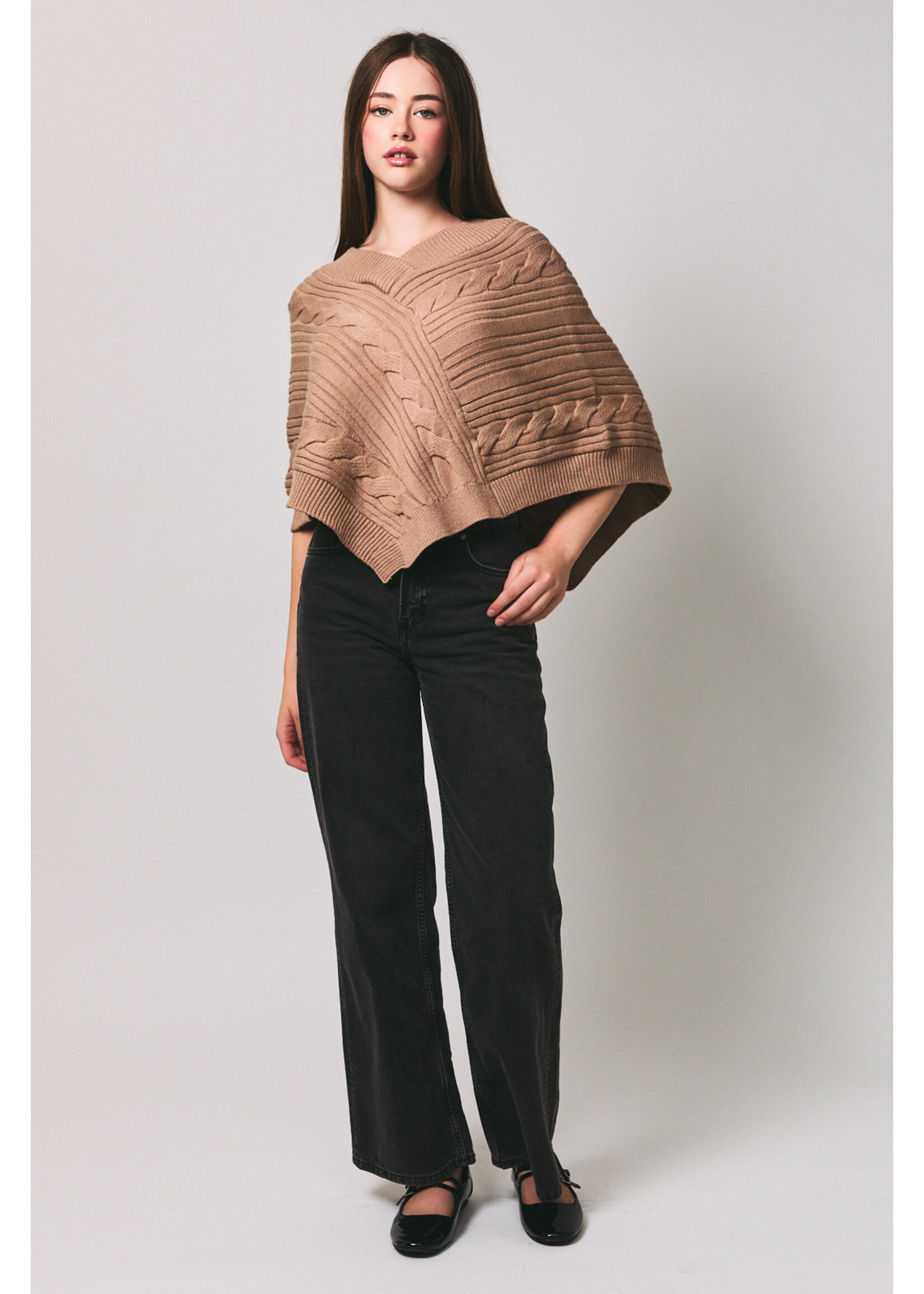 Le Lis Cable Knit Poncho - PWT7407