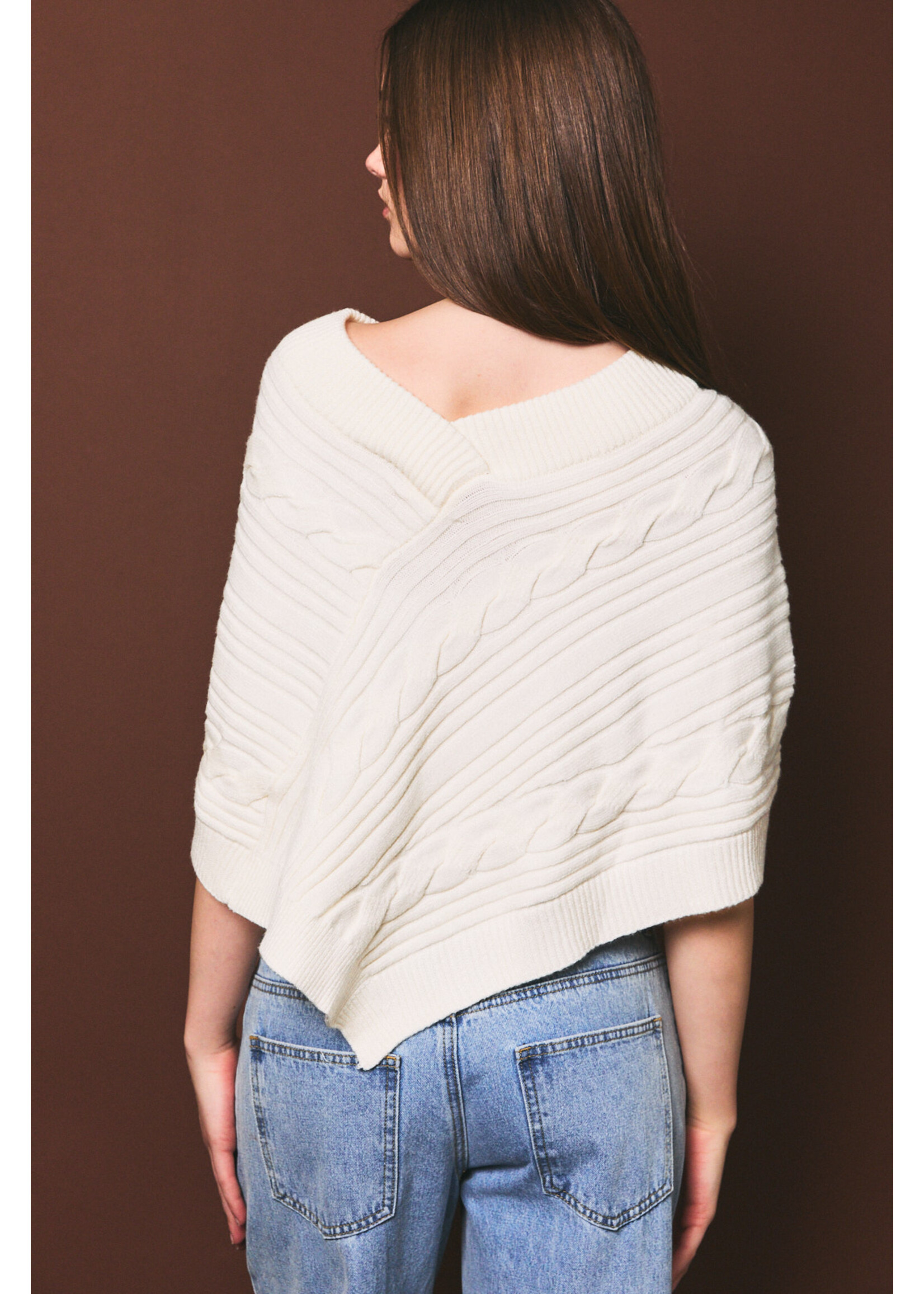 Le Lis Cable Knit Poncho - PWT7407