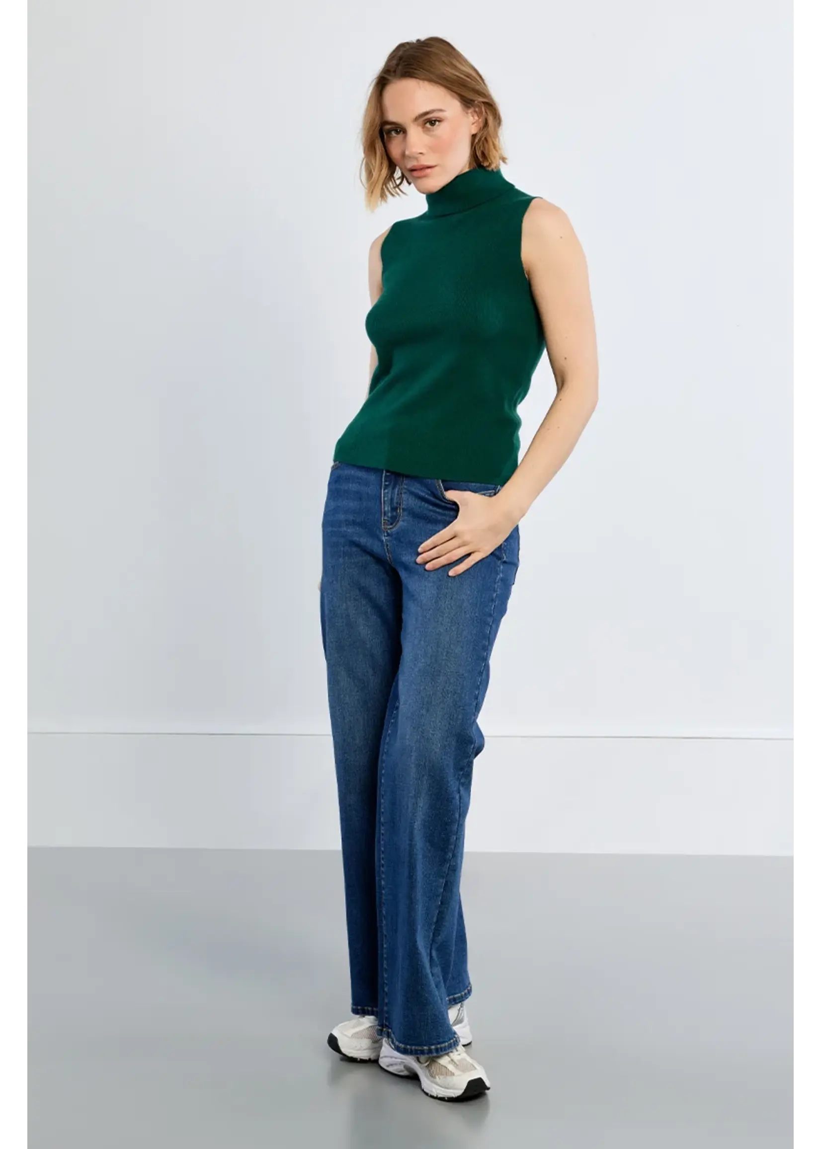 Molly Bracken Knitted Sleeveless Sweater - EL926EN