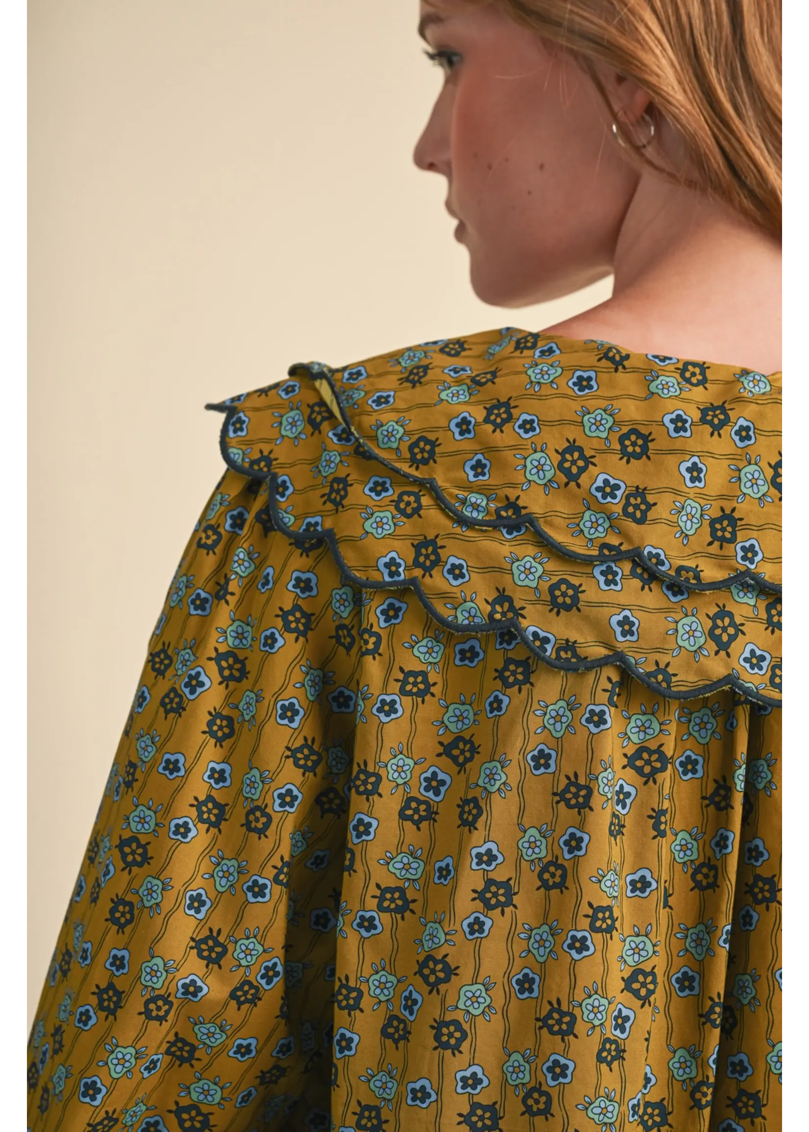 &Merci Scallop Collar Print Blouse - MTP4964