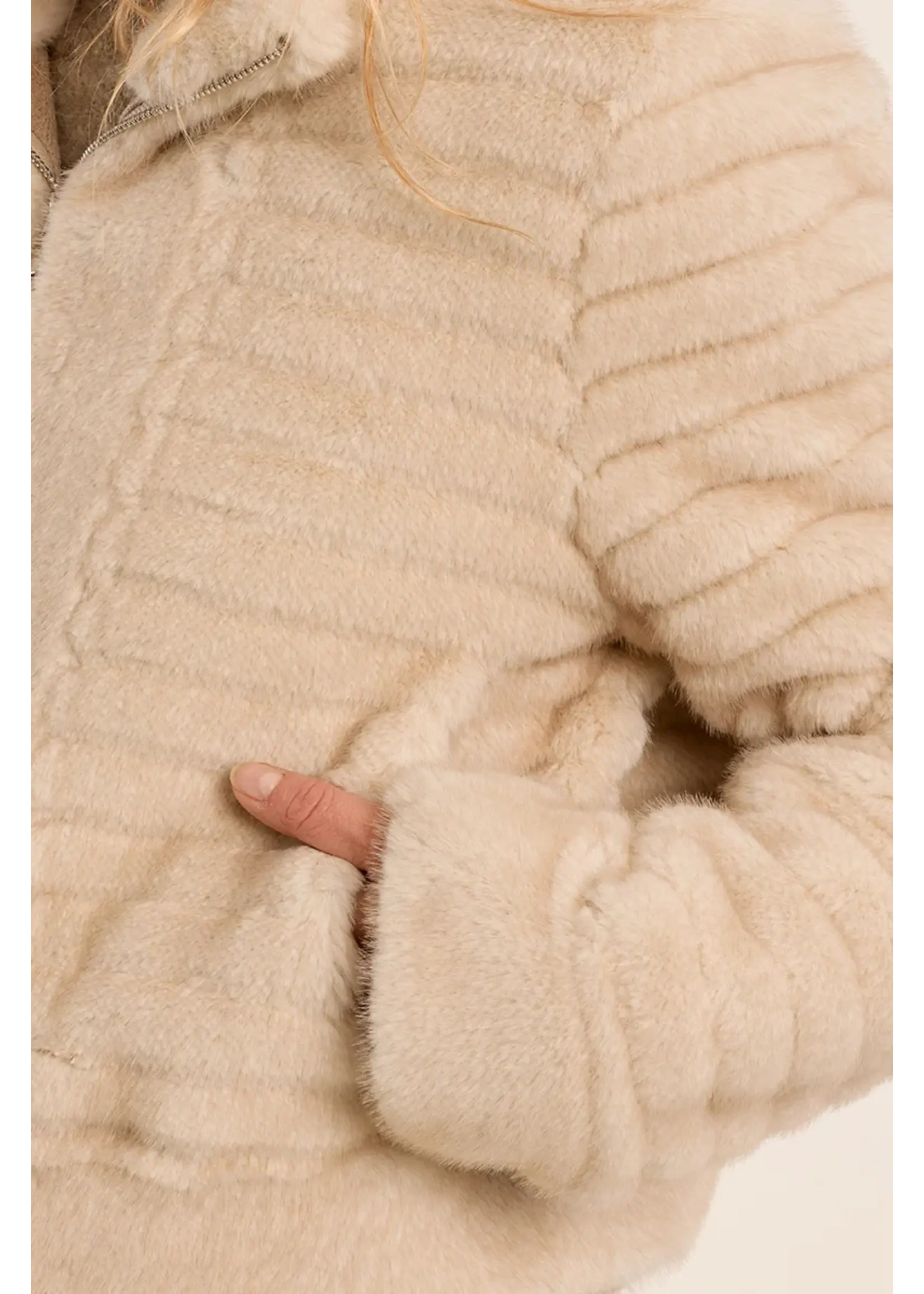 Molly Bracken Faux Fur Zip Up Jacket - HA120EH