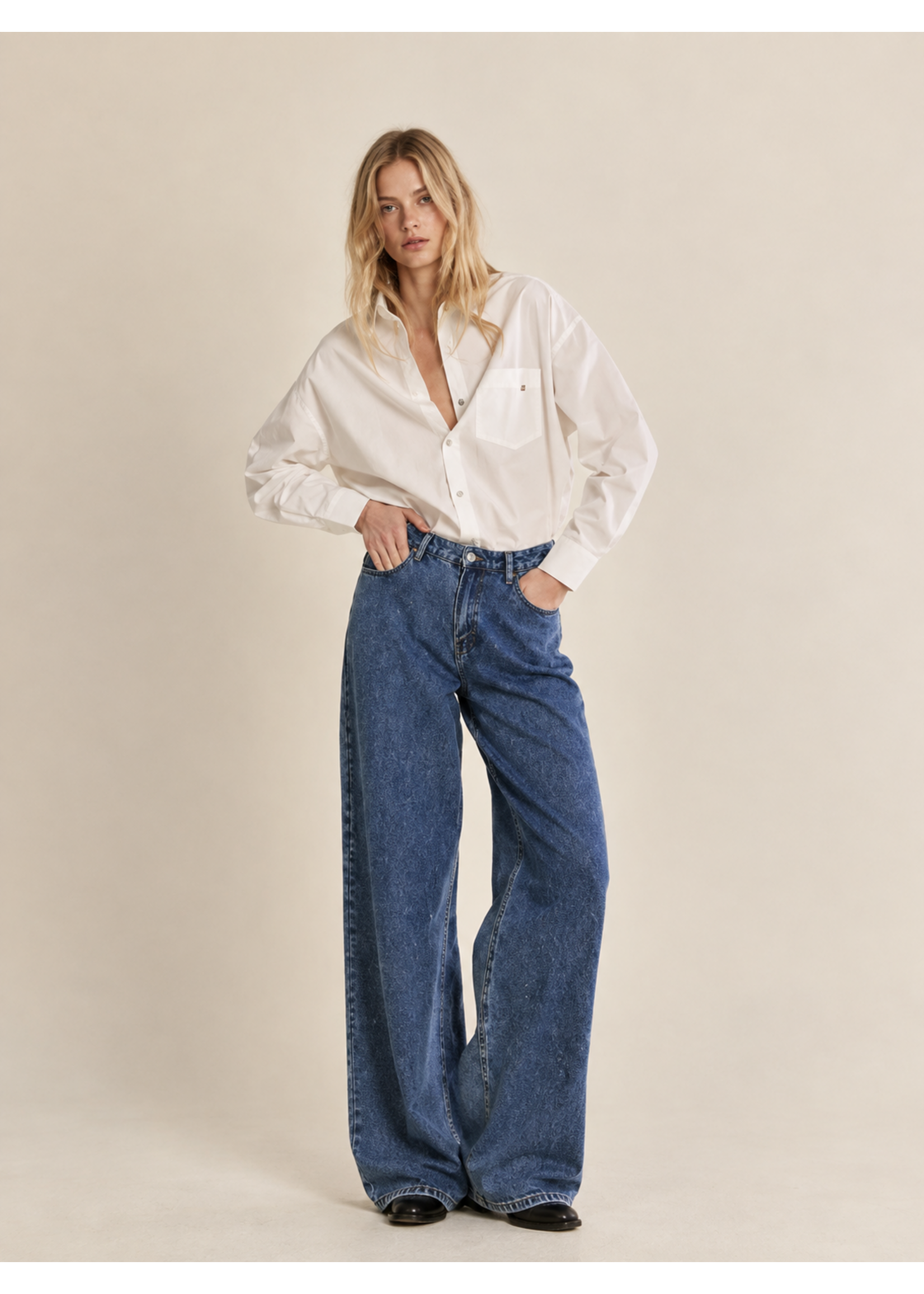 Molly Bracken Flared Rhinestoned Jeans - ES198EH