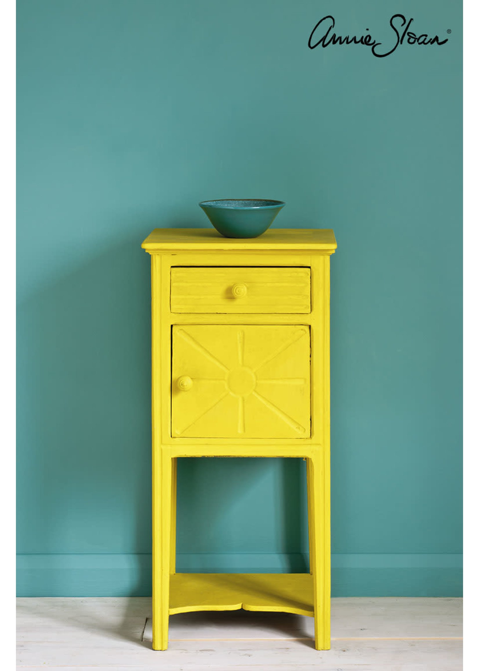 Annie Sloan Chalk Paint® English Yellow Annie Sloan Chalk Paint ®