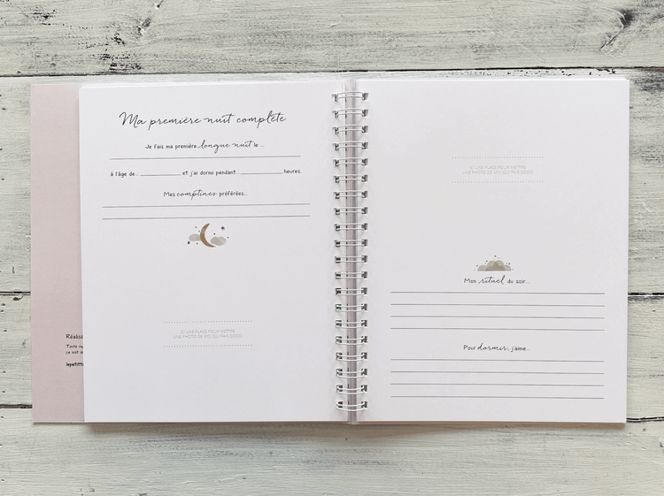 Le Petit Tableau Noir LIVRE DE BÉBÉ FLEURS LE PETIT TABLEAU NOIR