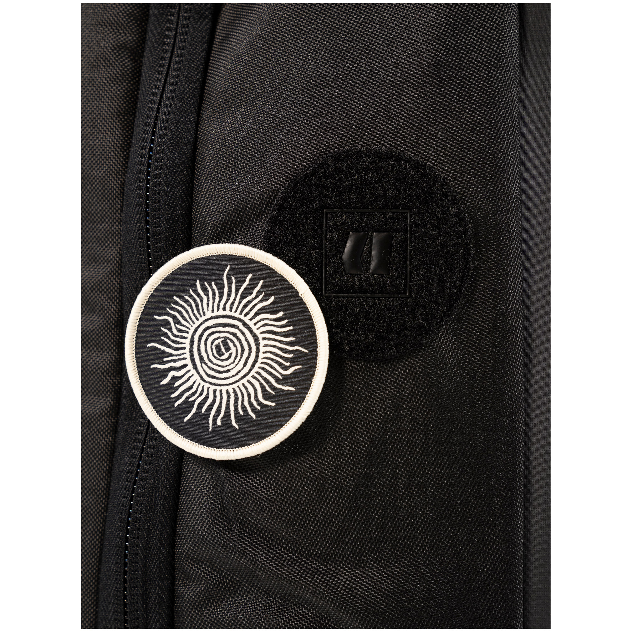 Armada 90L Travel Roller Bag (25/26)