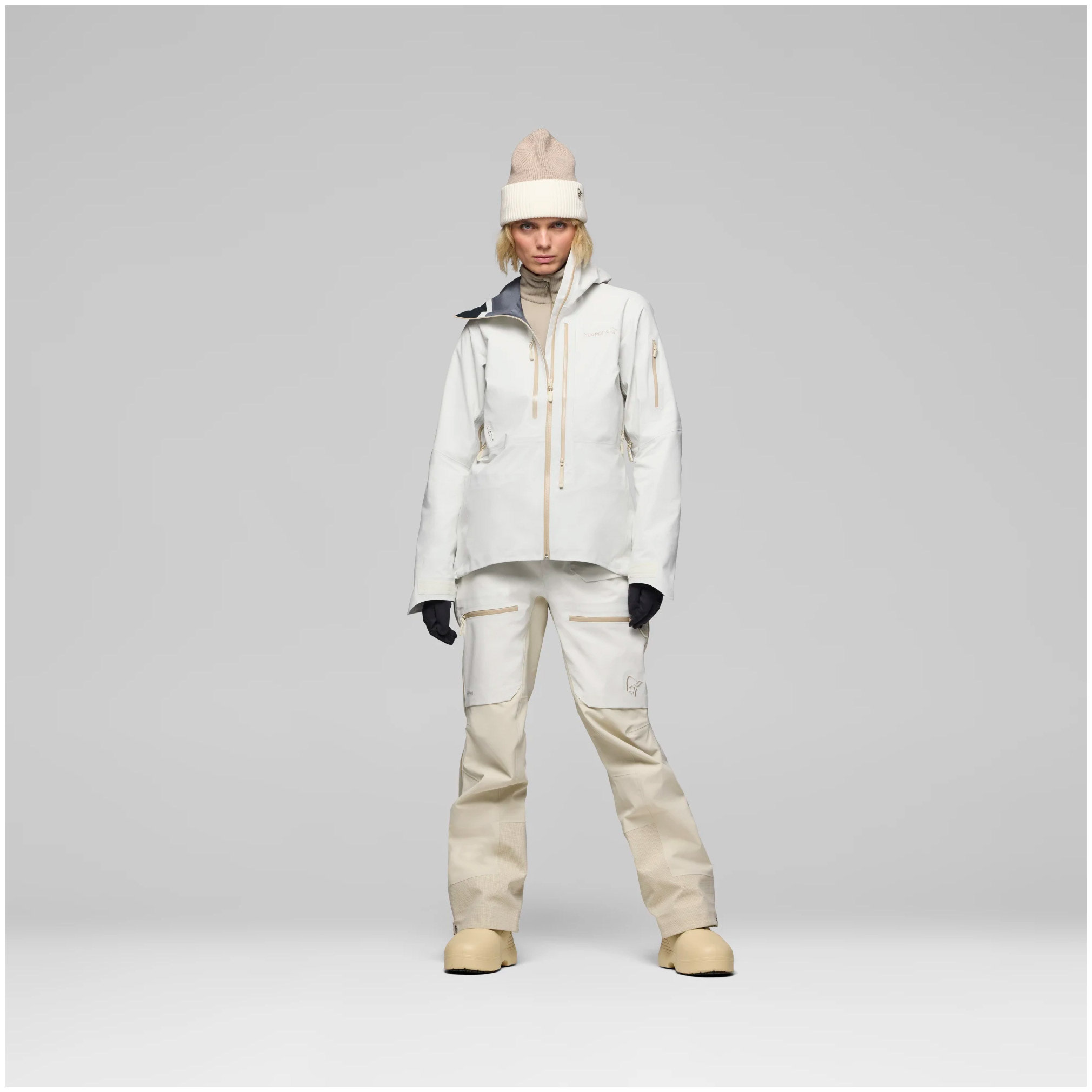 Lofoten Gore-Tex Pro Jacket W (26/27) - Ski Town