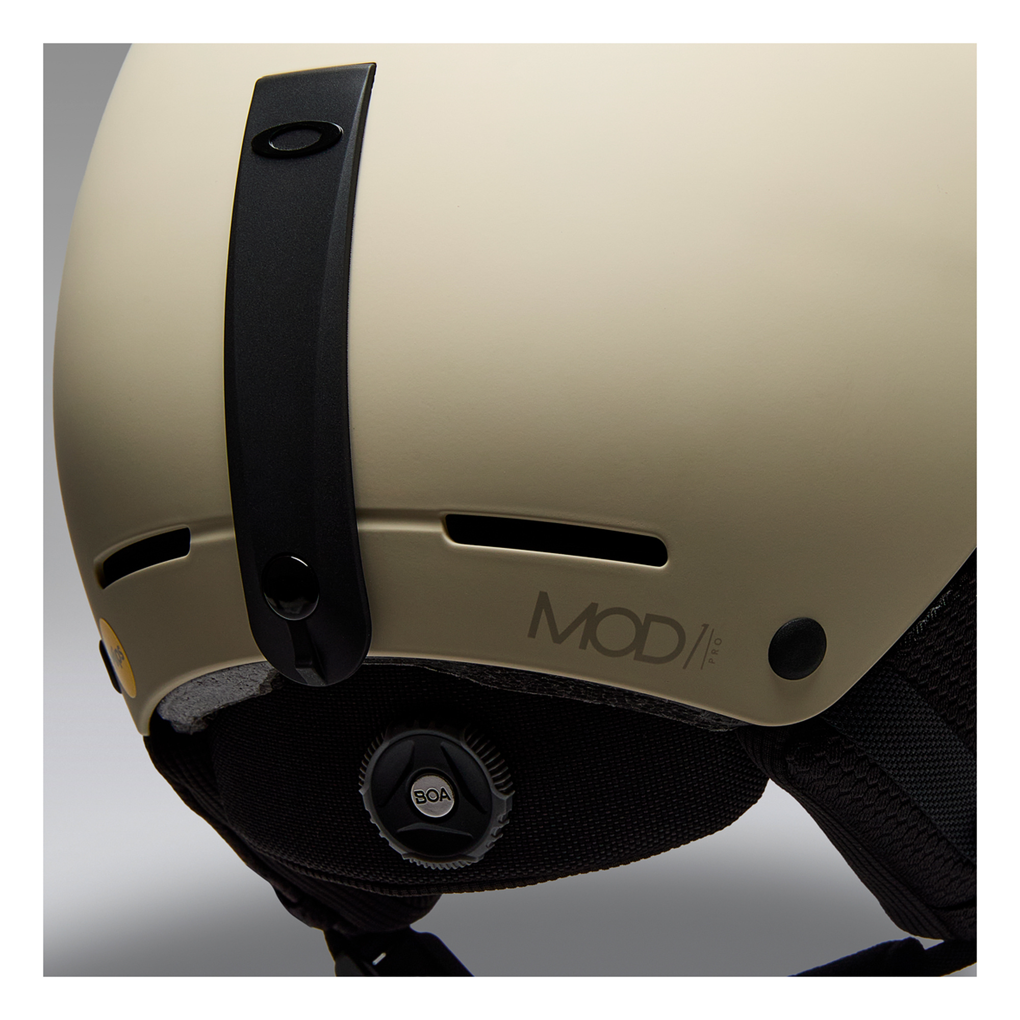Oakley Mod1 Pro Helmet (26/27)