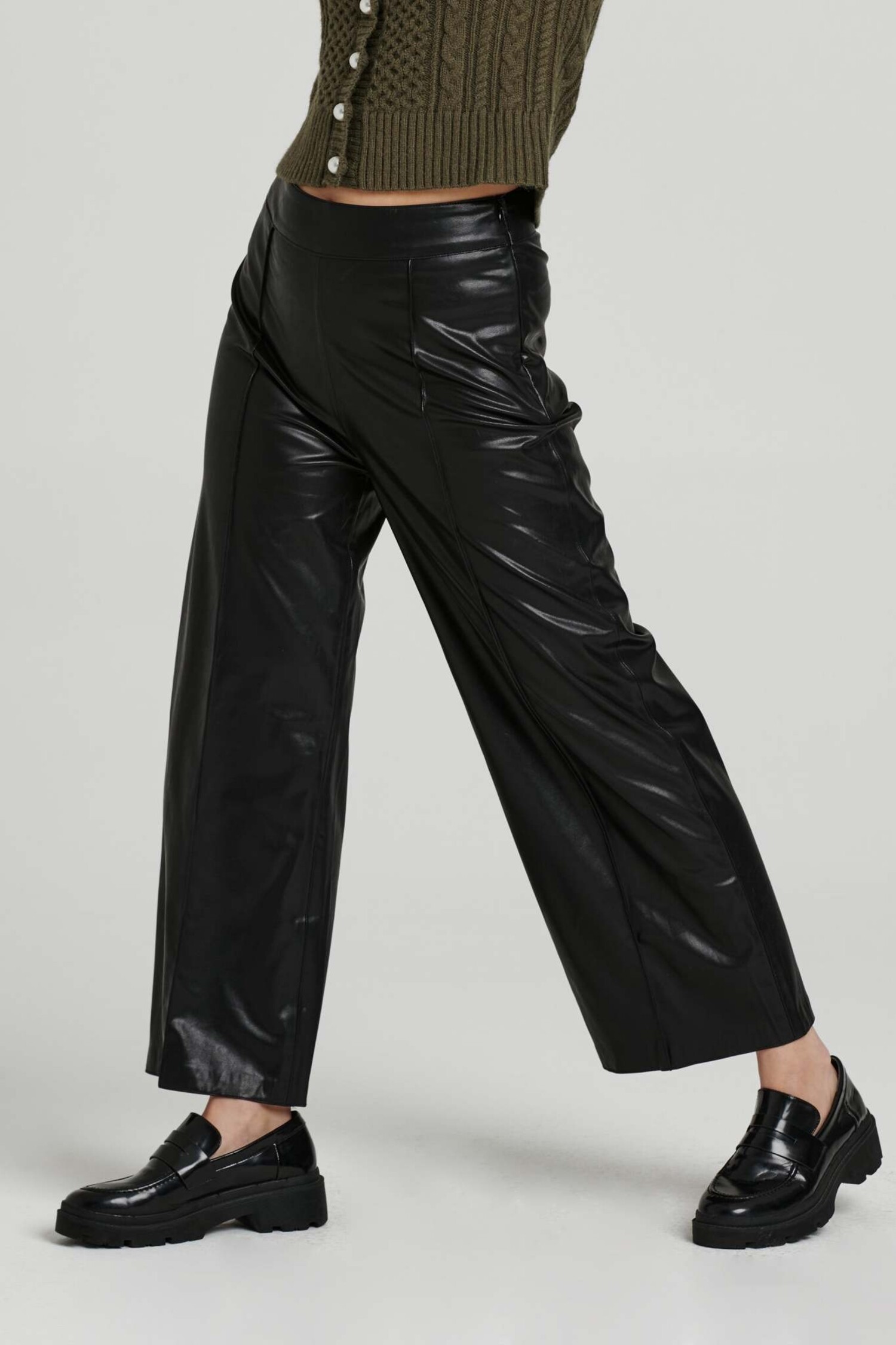 10 pairs of wide-legged trousers to shop now and wear forever | Leather  pants style, Leather trousers outfit, Womens wide leg pants