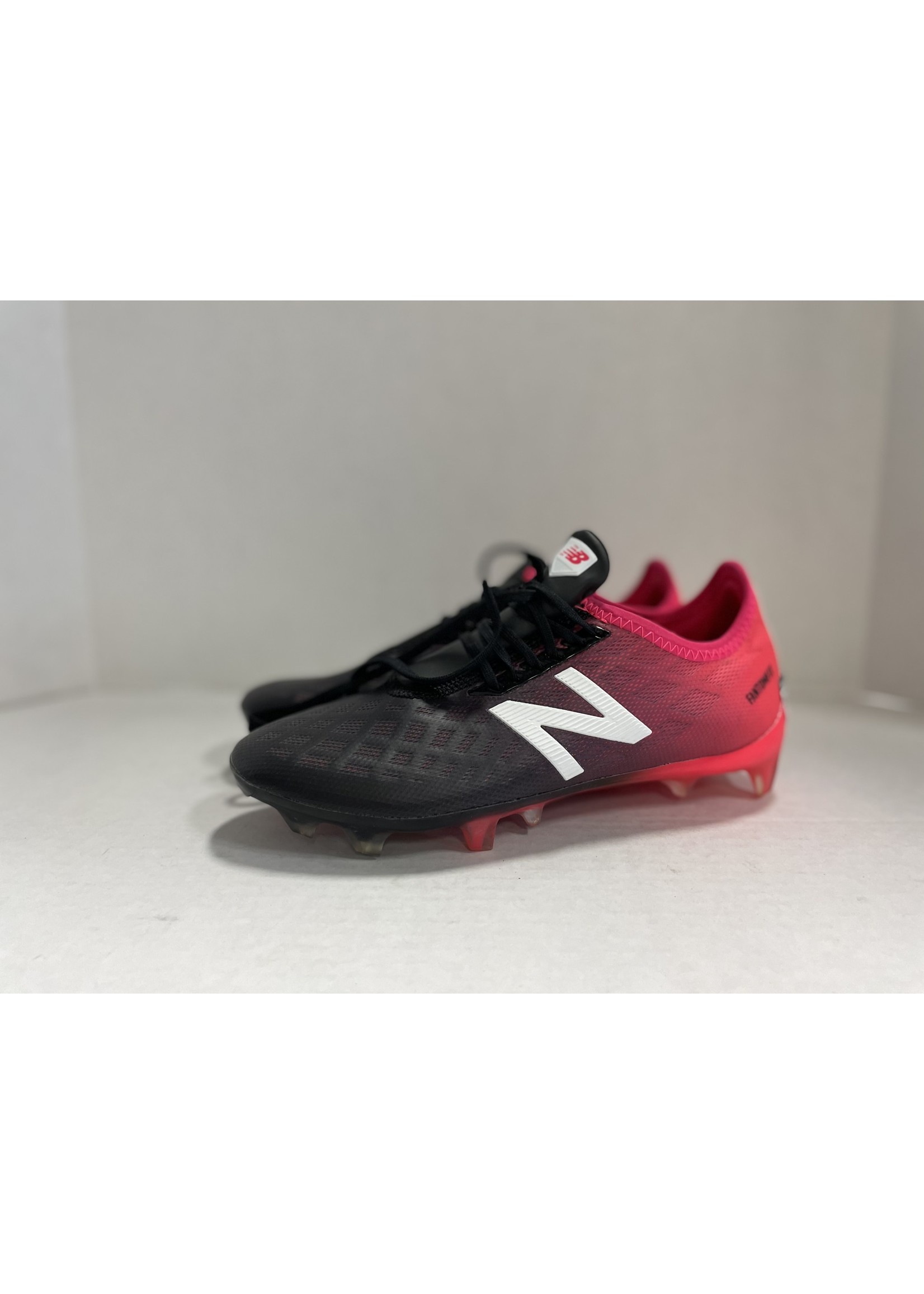 New Balance NEW BALANCE SOCCER SHOE PNK/BLK SZ 4