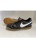 Nike NIKE TIEMPO INDOOR SOCCER SHOE SZ 7.5