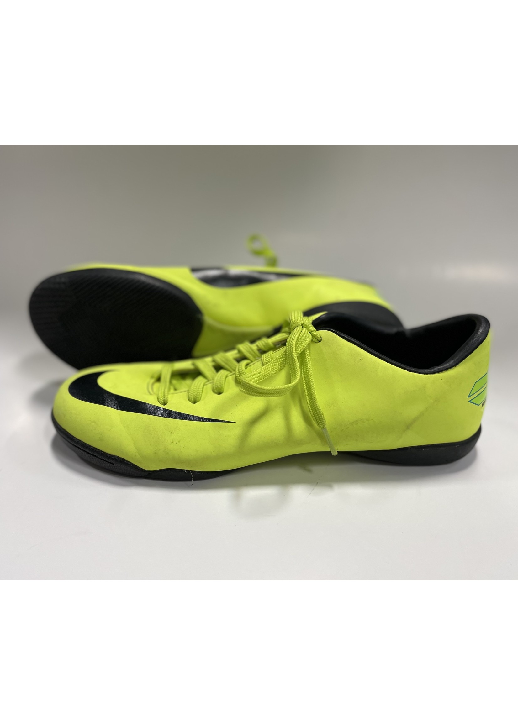 Nike NIKE INDOOR SOCCER SHOE YEL SZ 6.5