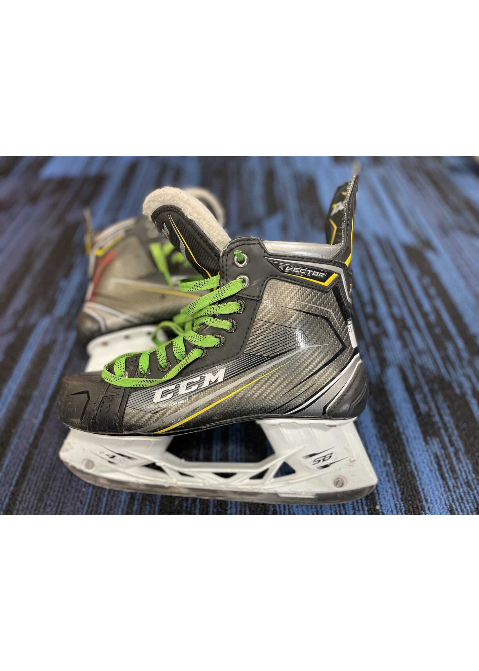 CCM Hockey CCM TACKS VECTOR SKATE SZ 8