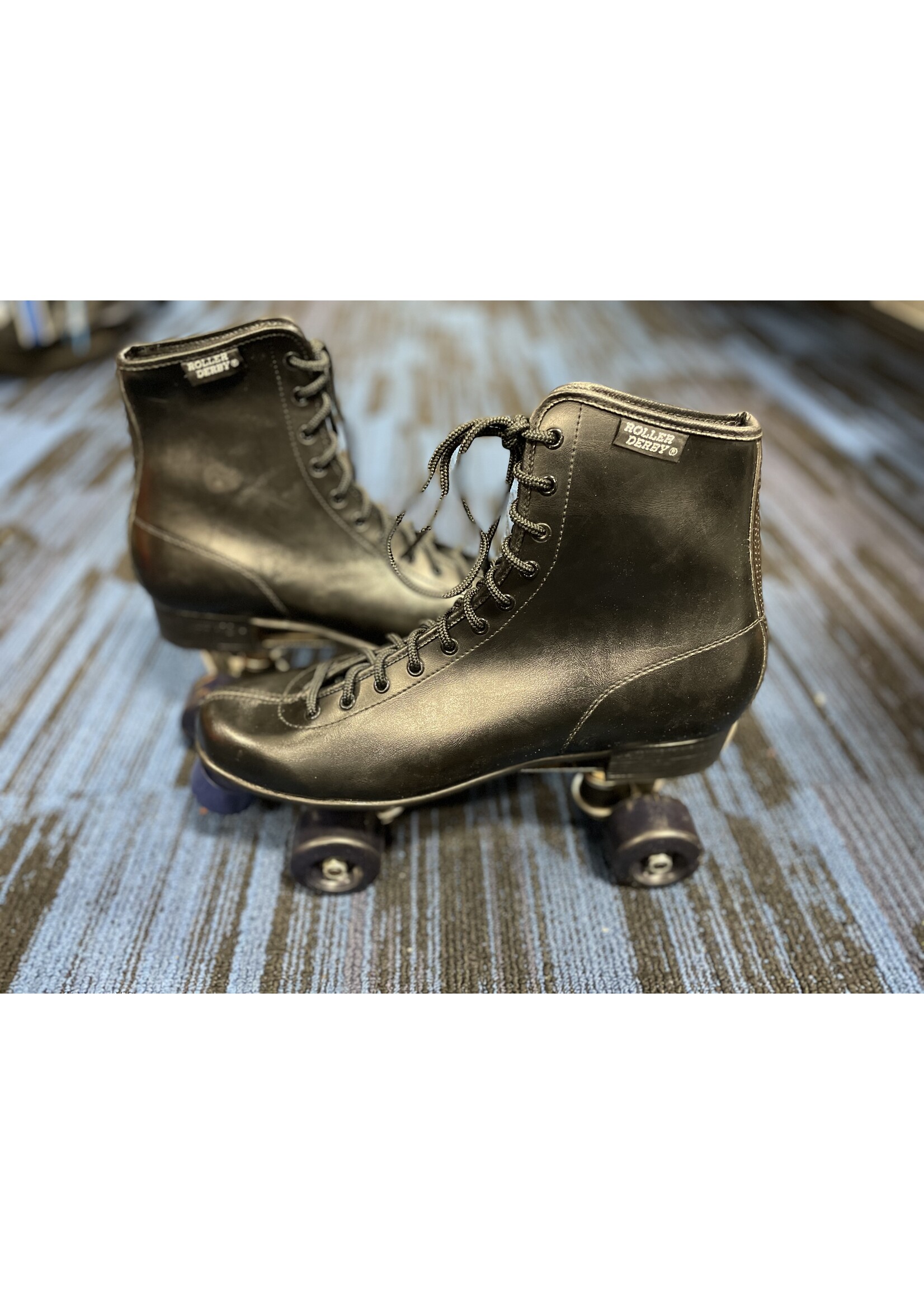 BLACK ROLLER SKATE SZ 11