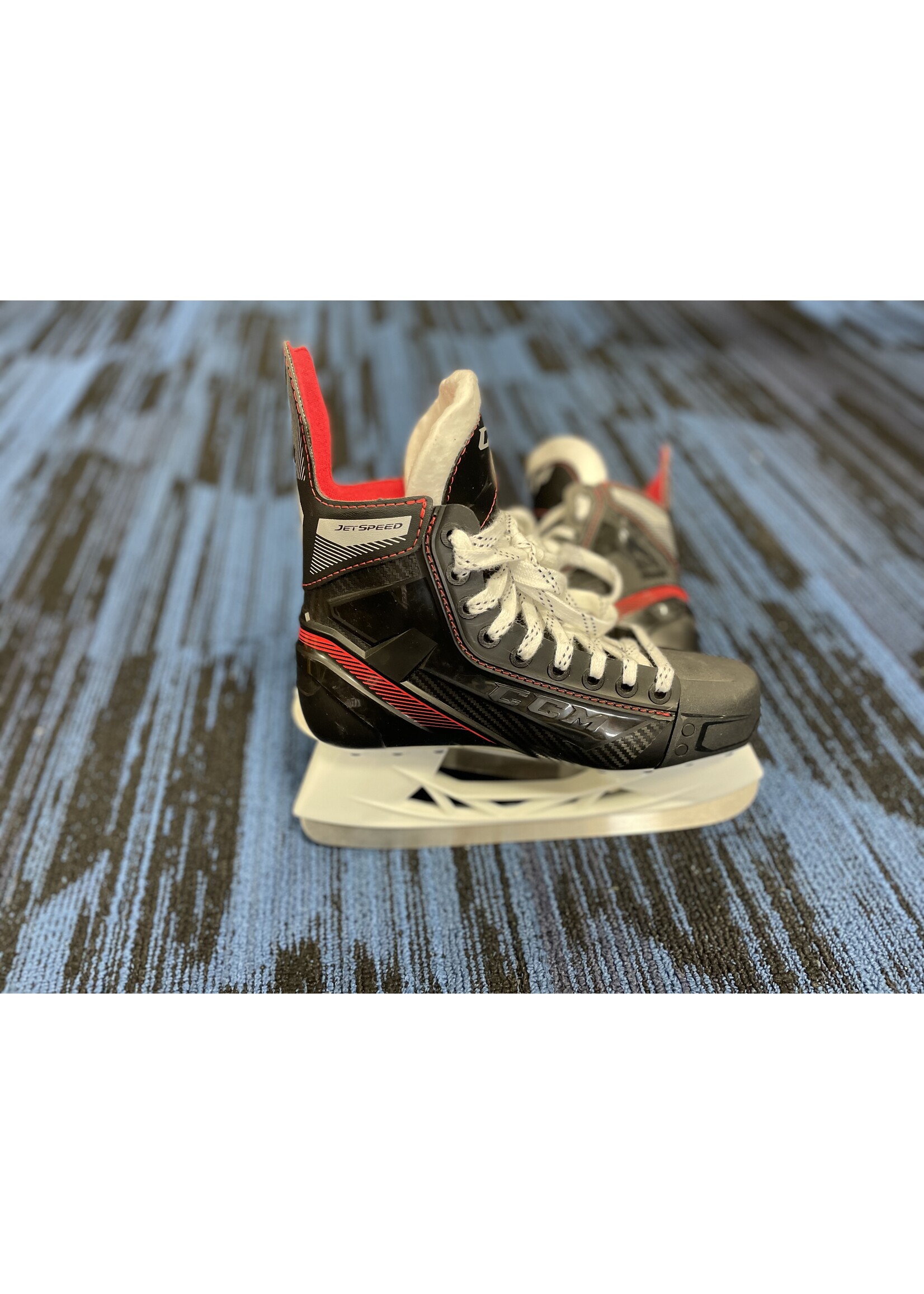 CCM Hockey JETSPEED FT455 SKATE SZ 5