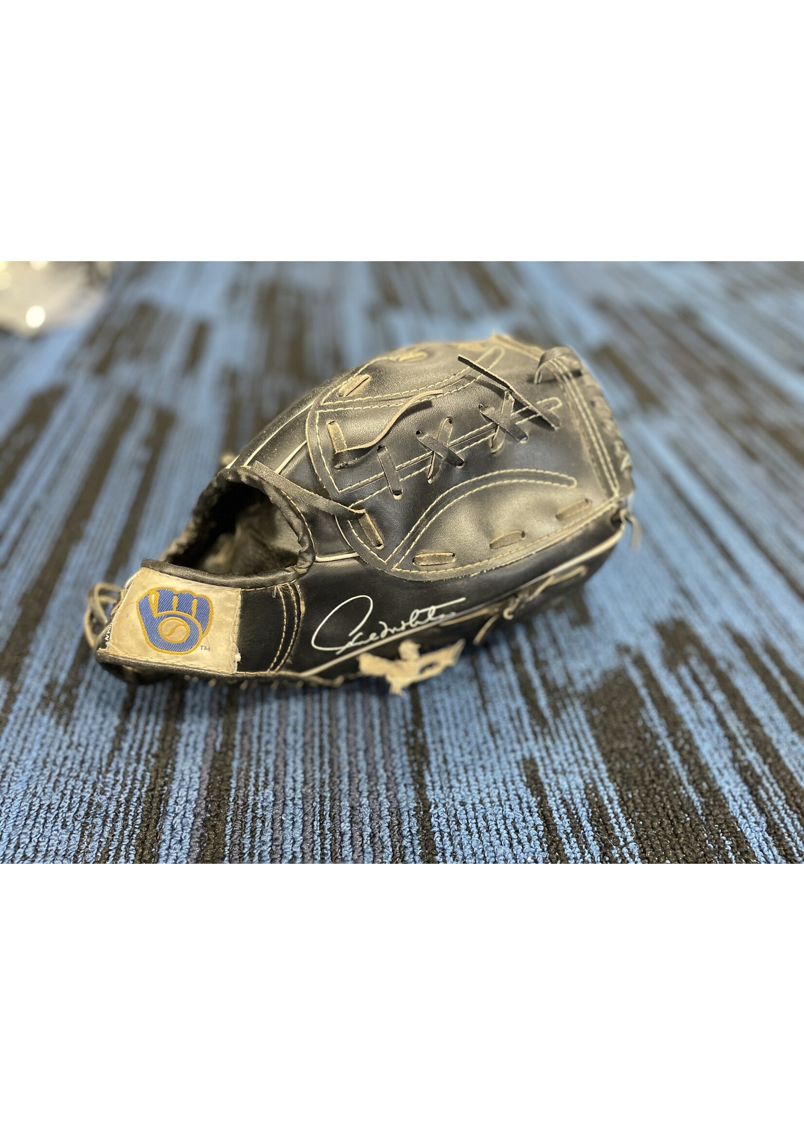 MILWAUKEE BREWERS GLOVE RHT