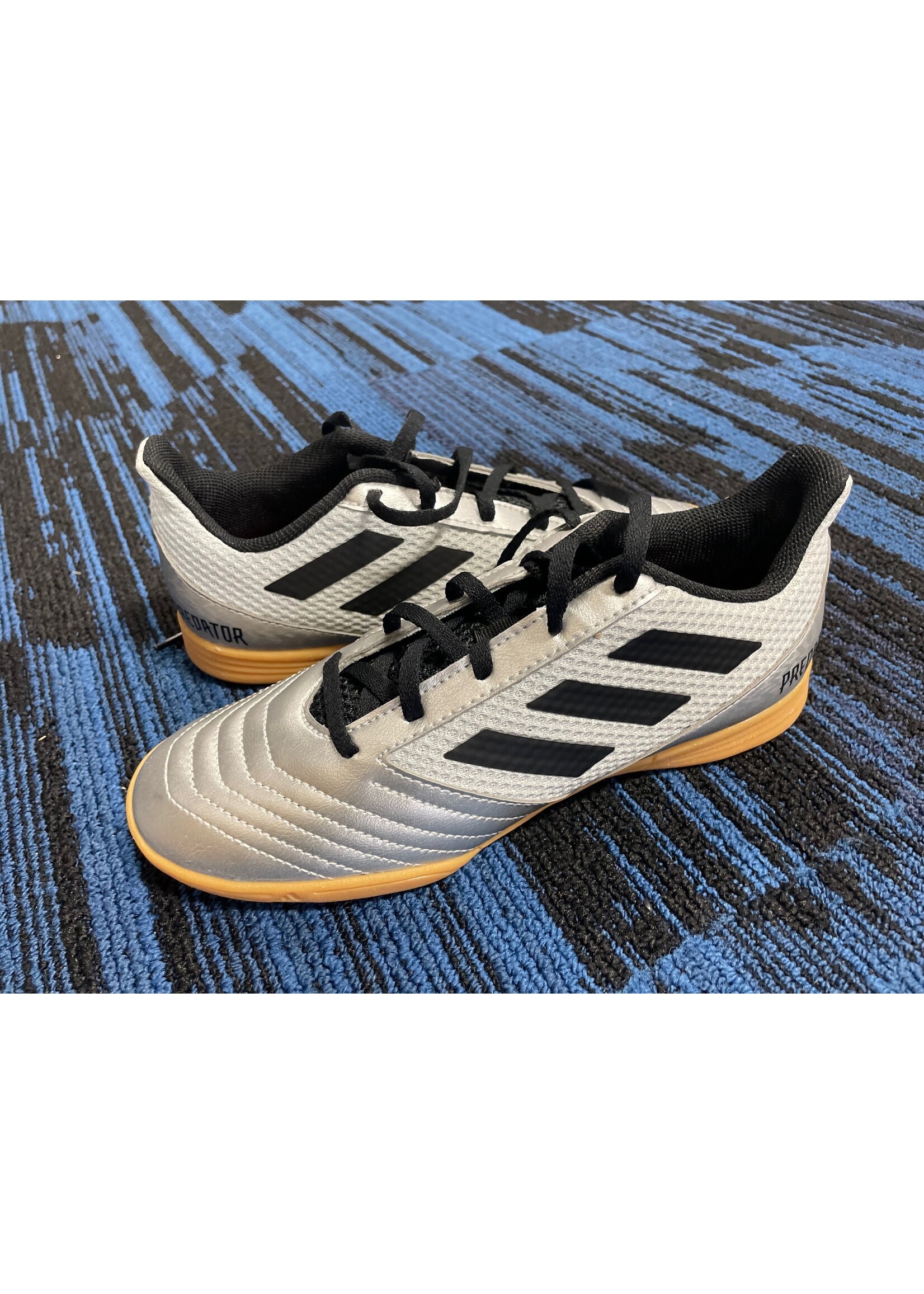 Adidas ADIDAS PREDATOR INDOOR SOCCER SHOE SZ 5.5