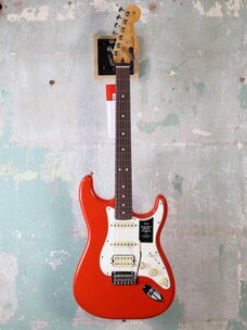 Fender Fender Player II Stratocaster® HSS - Coral Red
