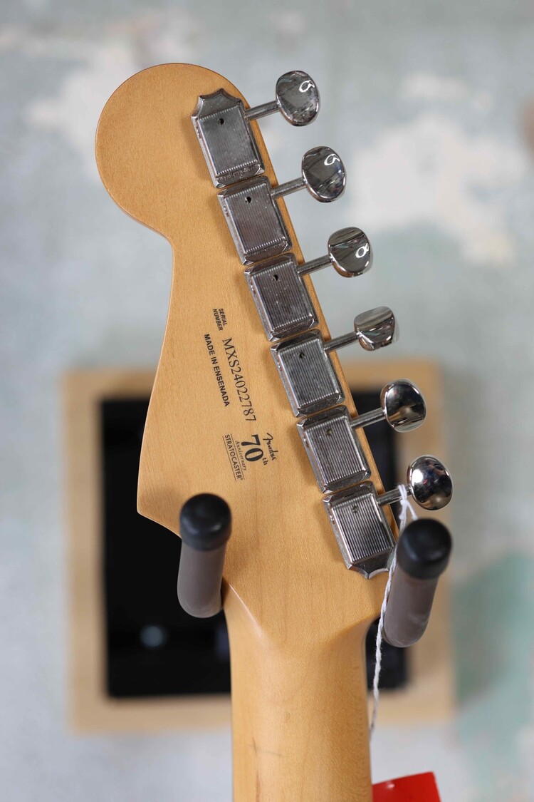 Fender Fender Player II Stratocaster® HSS - Coral Red