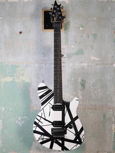 EVH EVH Wolfgang Special Striped Series, Ebony Fingerboard - Black and White