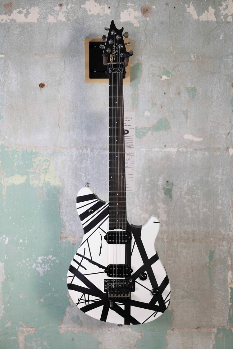 EVH EVH Wolfgang Special Striped Series, Ebony Fingerboard - Black and White