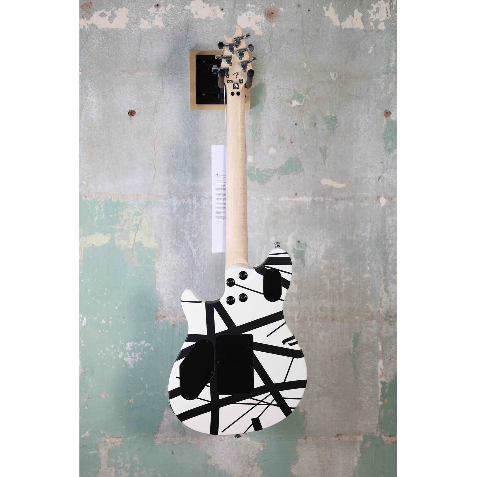 EVH EVH Wolfgang Special Striped Series, Ebony Fingerboard - Black and White