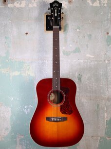 Guild Guild D-140 Acoustic Guitar with Gigbag - Cherry Burst