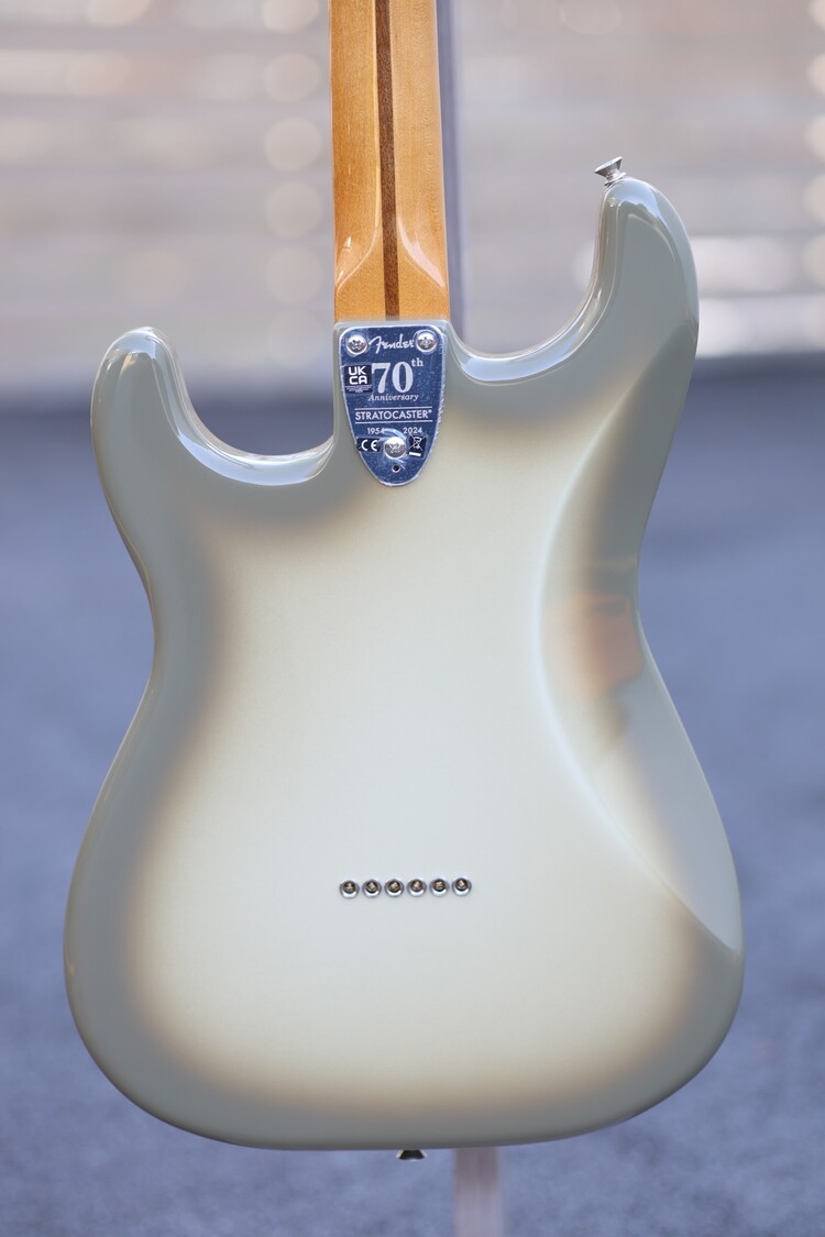 Fender Fender 70th Anniversary Vintera® II Antigua Stratocaster®