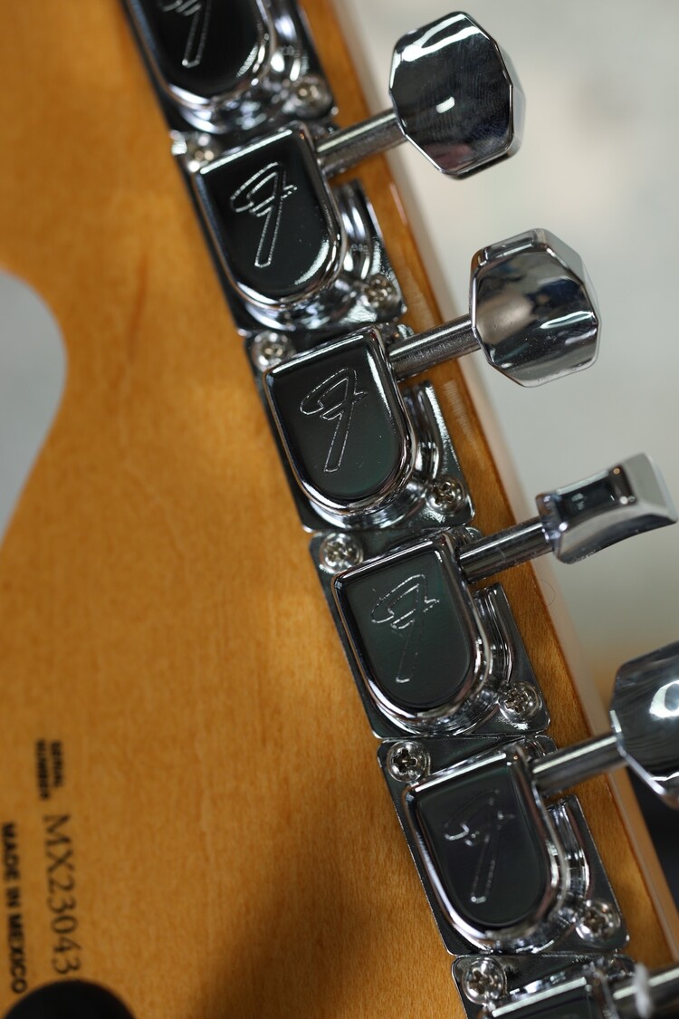 Fender Fender Vintera® II '70s Stratocaster® with Rosewood Fretboard - Surf Green