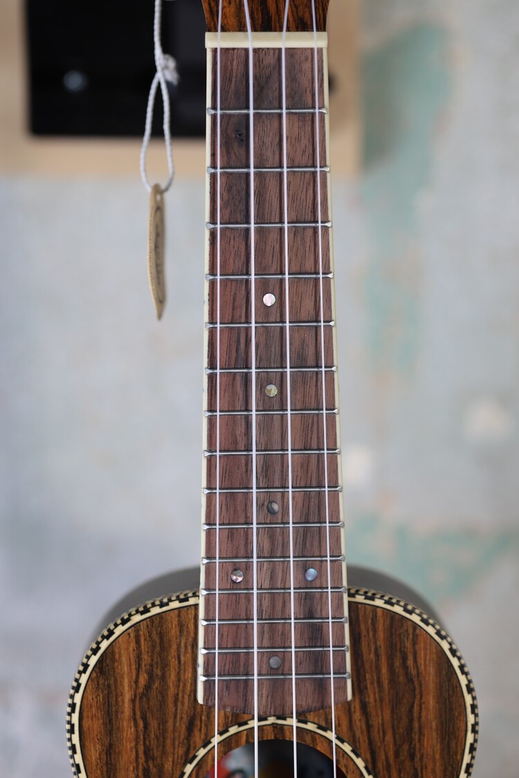 Amahi Amahi UK445S Amahi Classic Bocote Top, Back & Sides, Soprano
