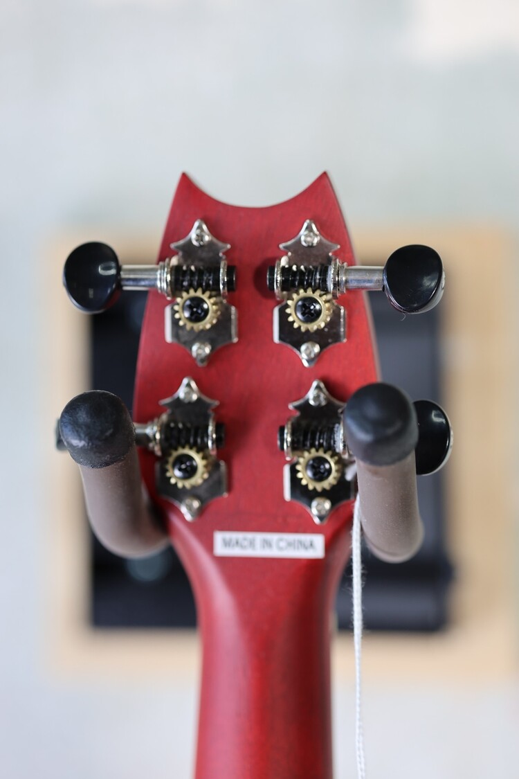 Amahi Amahi 17" UK-110RD Sopranino Ukulele - Red