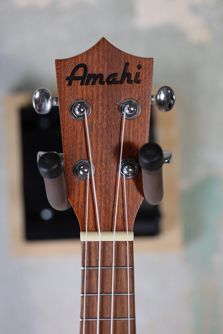 Amahi Amahi Pineapple Soprano Ukulele with Deluxe Bag