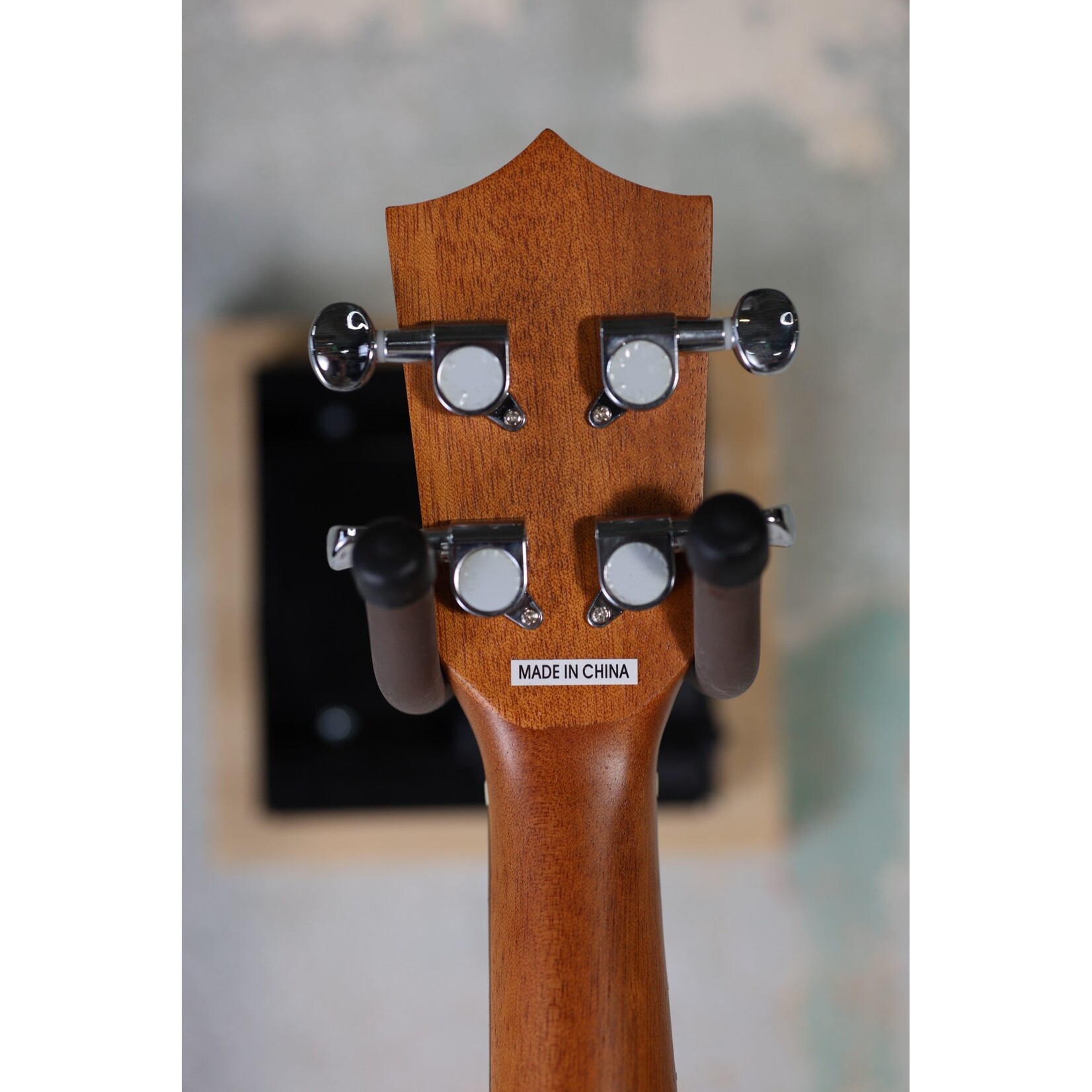 Amahi Amahi Pineapple Soprano Ukulele with Deluxe Bag