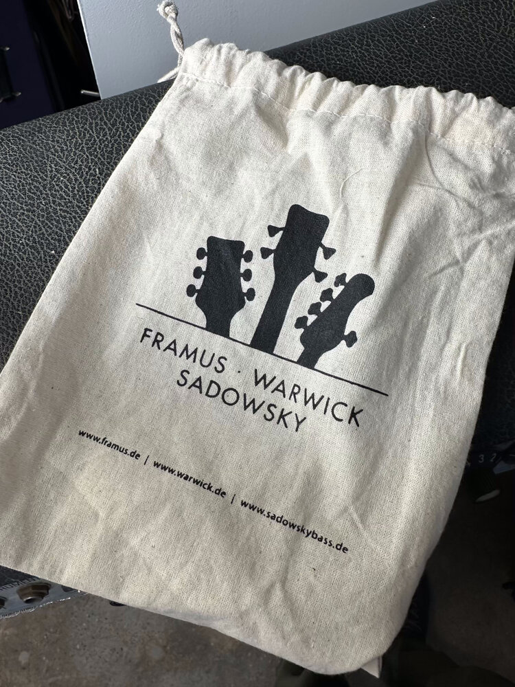 Sadowsky Sadowsky MetroLine Limited Edition Masterbuilt M/J Bass 2024 - Marbled Padouk top with Okoume body