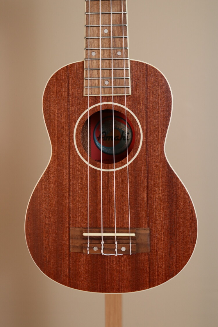 Amahi Amahi UK217S Soprano Mahogany Uke w/ White Binding