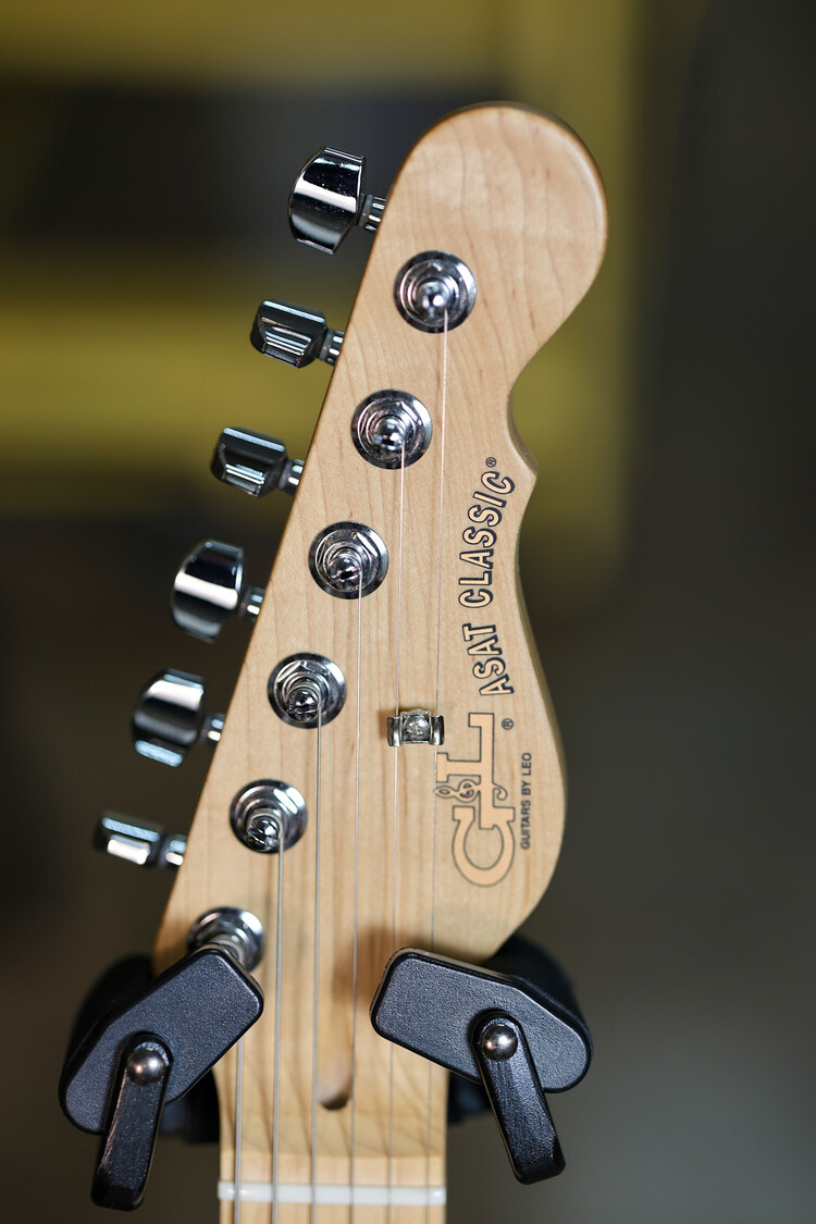 G&L G&L ASAT Classic - Fullerton Red